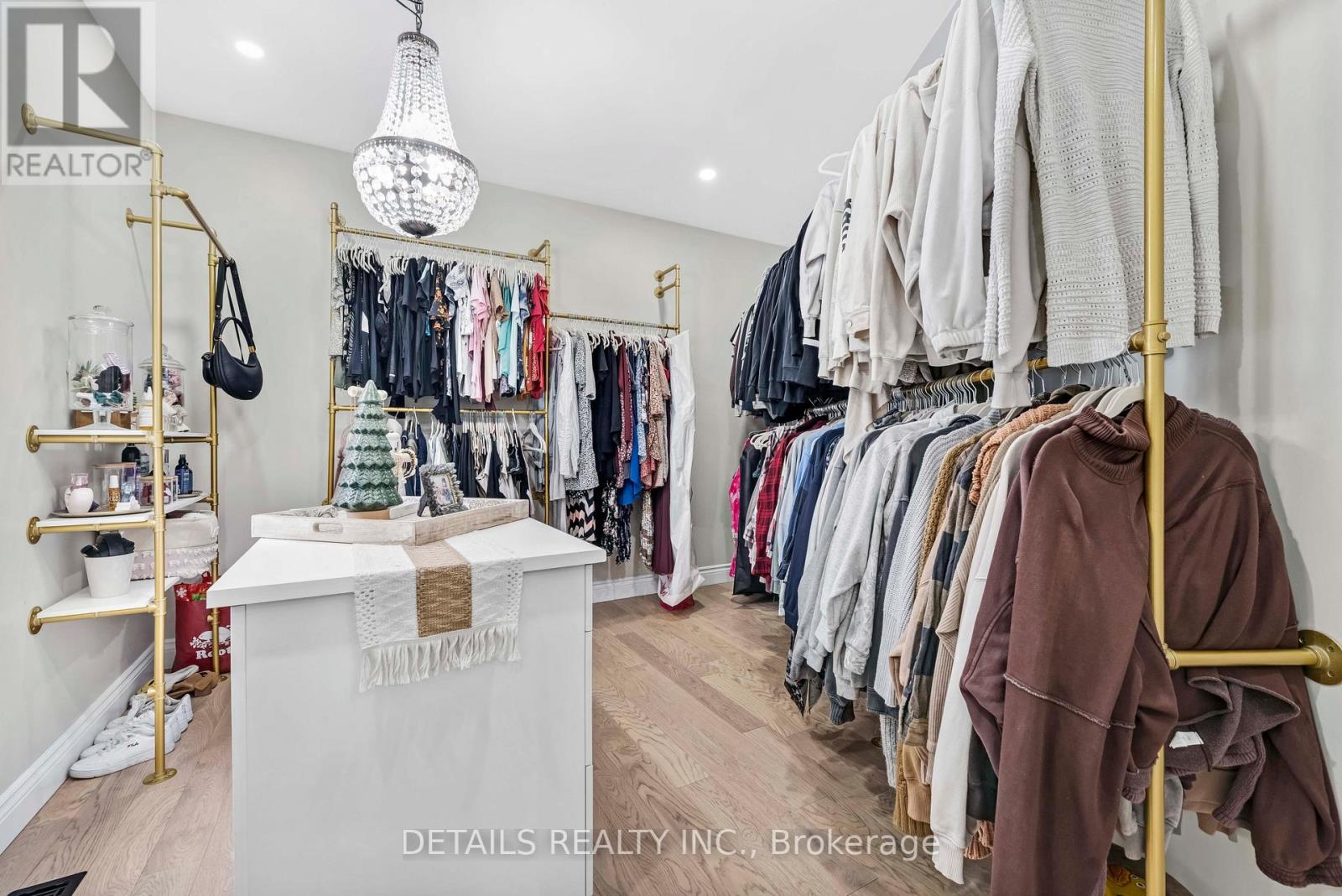 387 Campbell Side Road