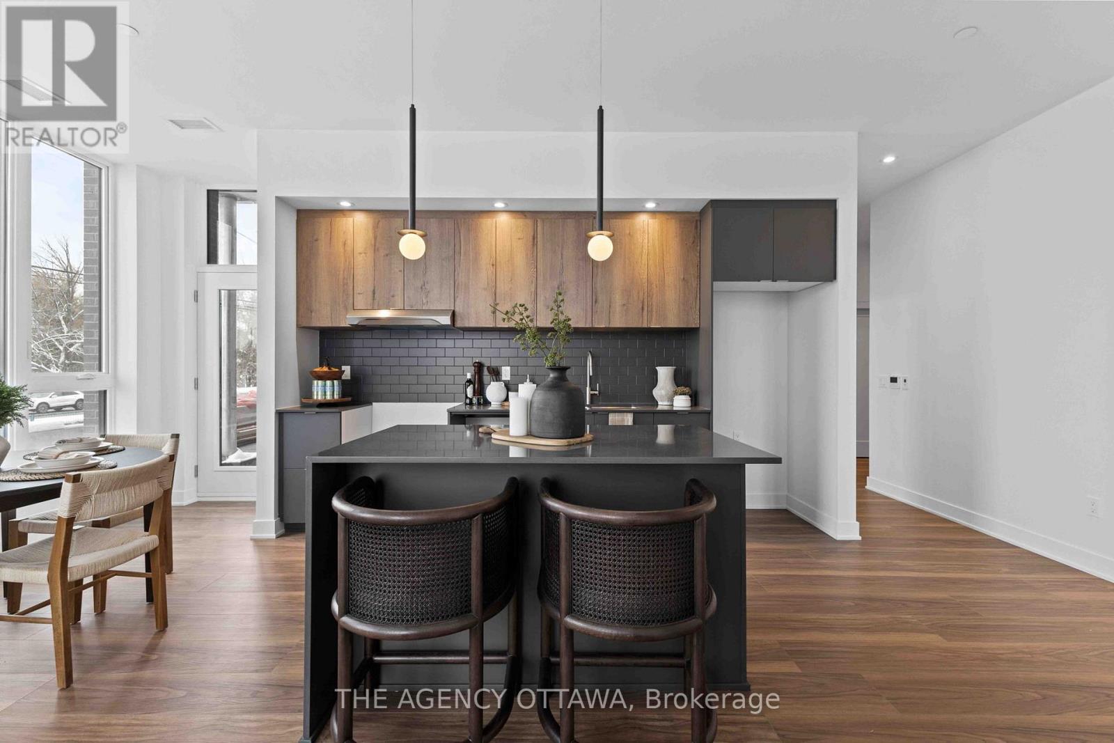 206 - 3071 Riverside Drive