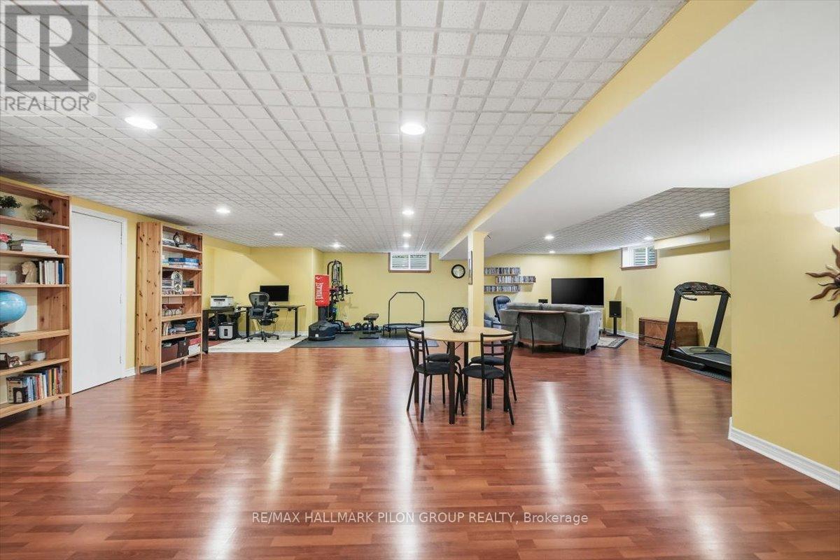 1147 Fieldown Street