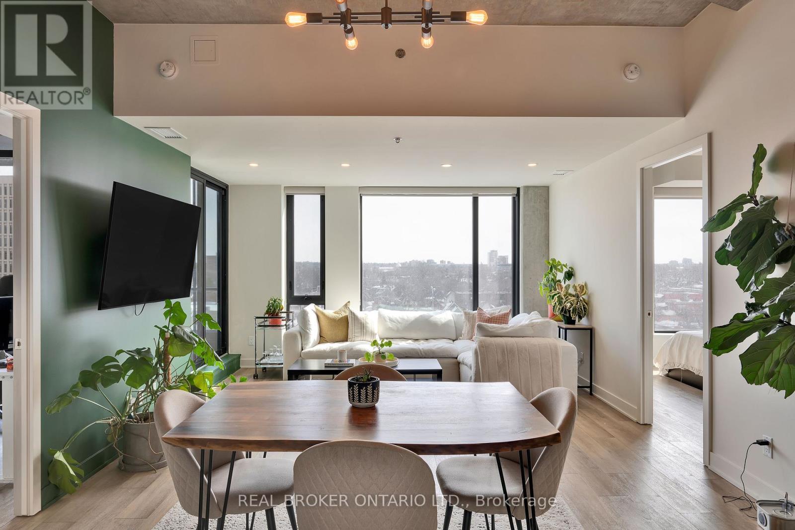 703 - 203 Catherine Street