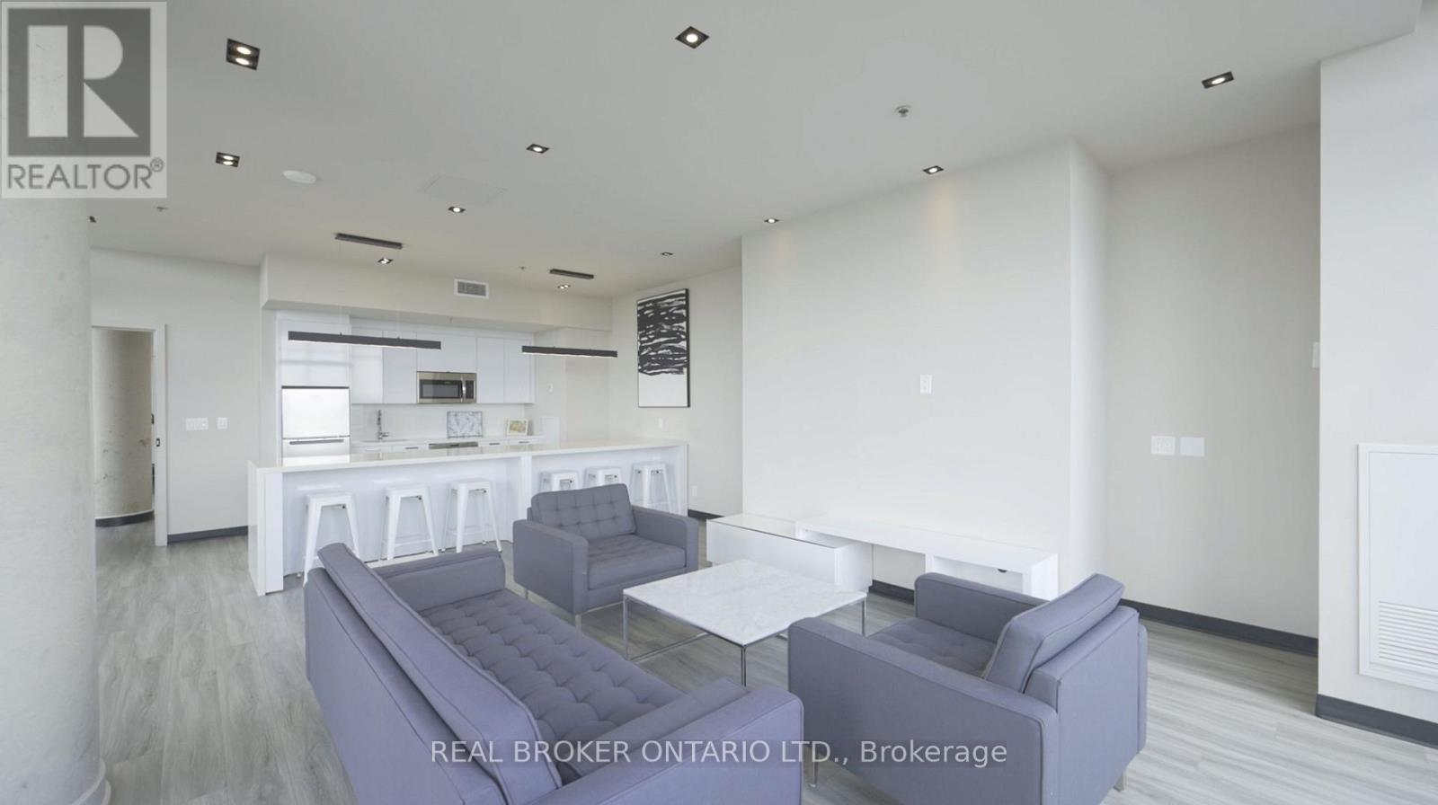 703 - 203 Catherine Street