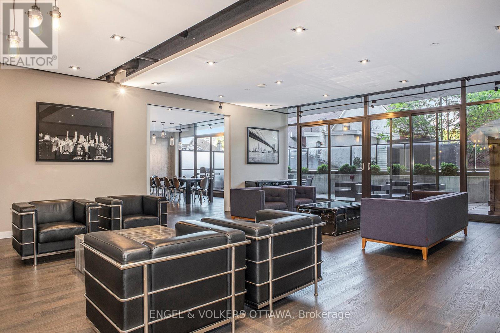 1113 - 224 Lyon Street N