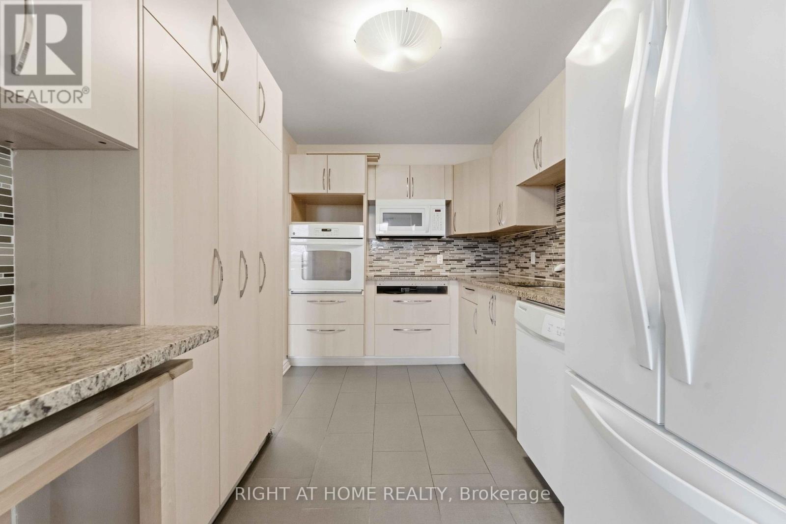 311 - 665 Bathgate Drive