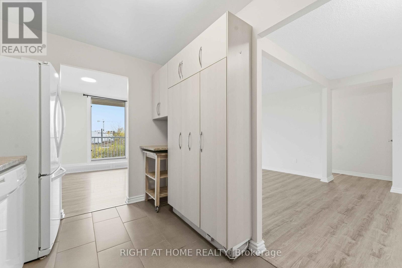 311 - 665 Bathgate Drive