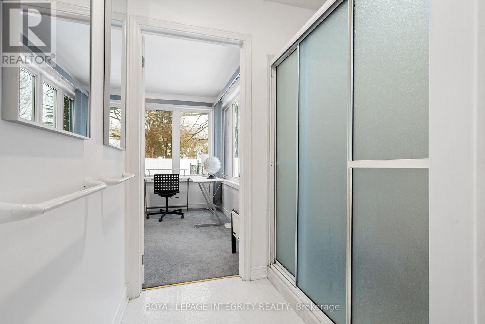 16 St Andrews Circle