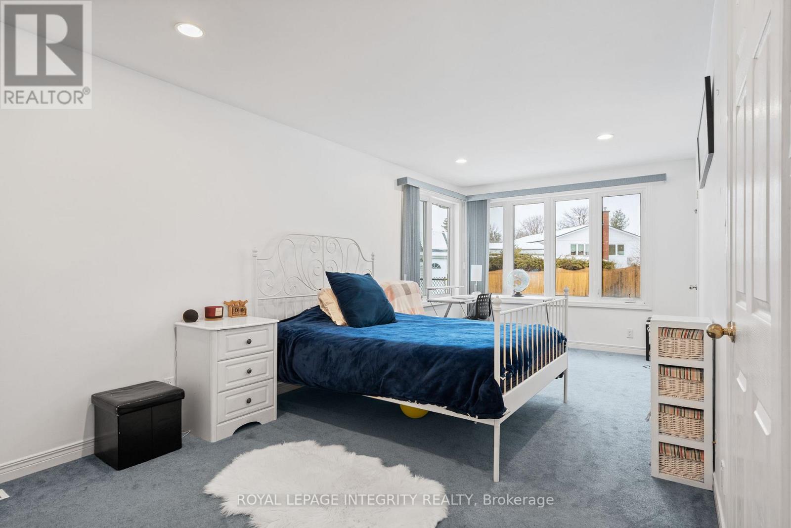 16 St Andrews Circle