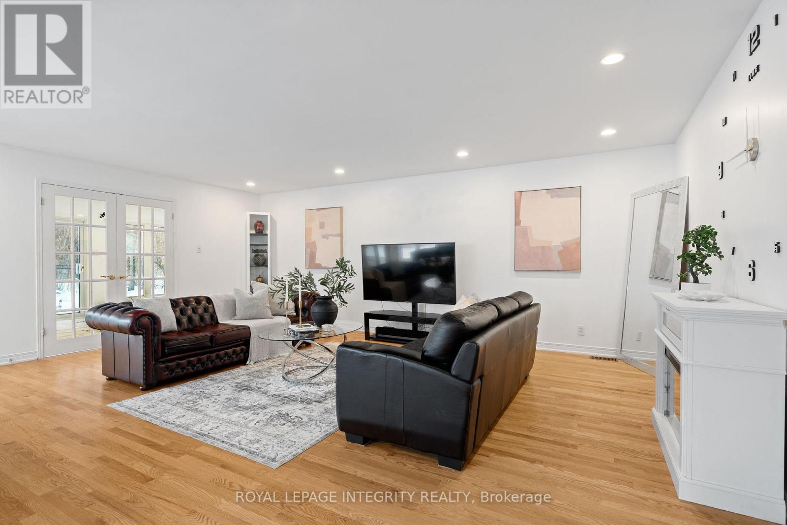 16 St Andrews Circle