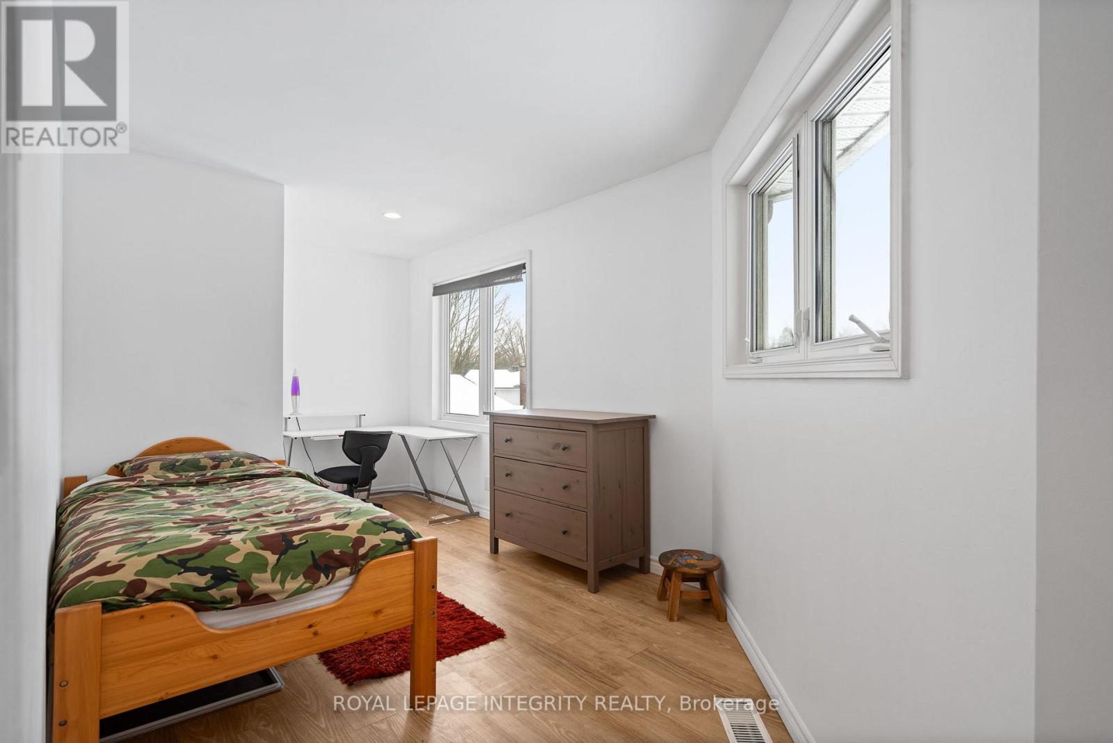 16 St Andrews Circle