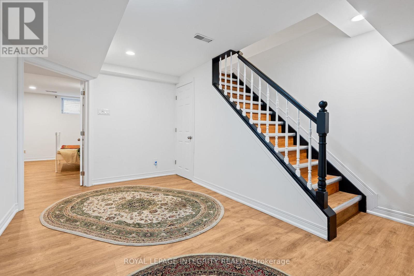 16 St Andrews Circle