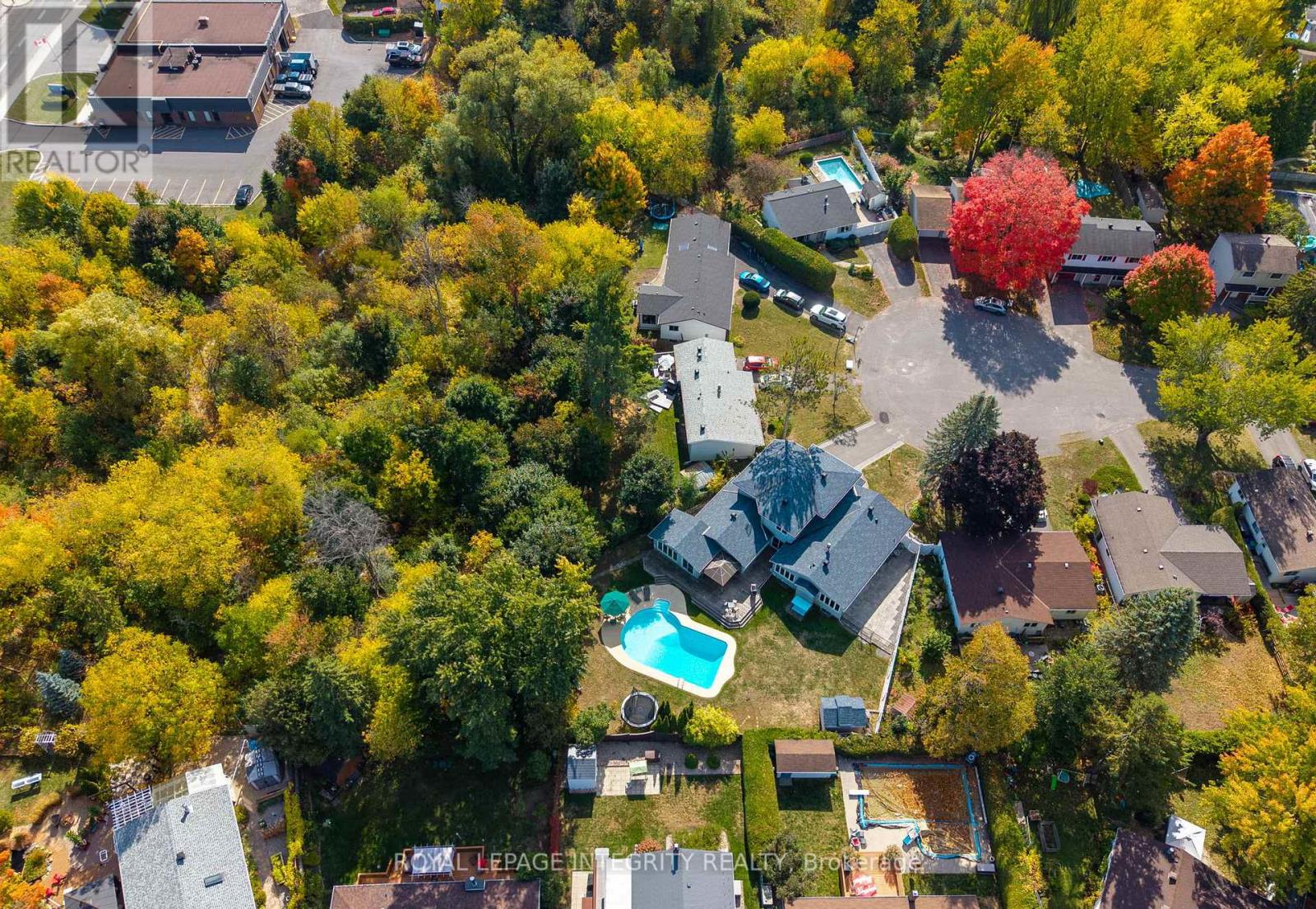 16 St Andrews Circle