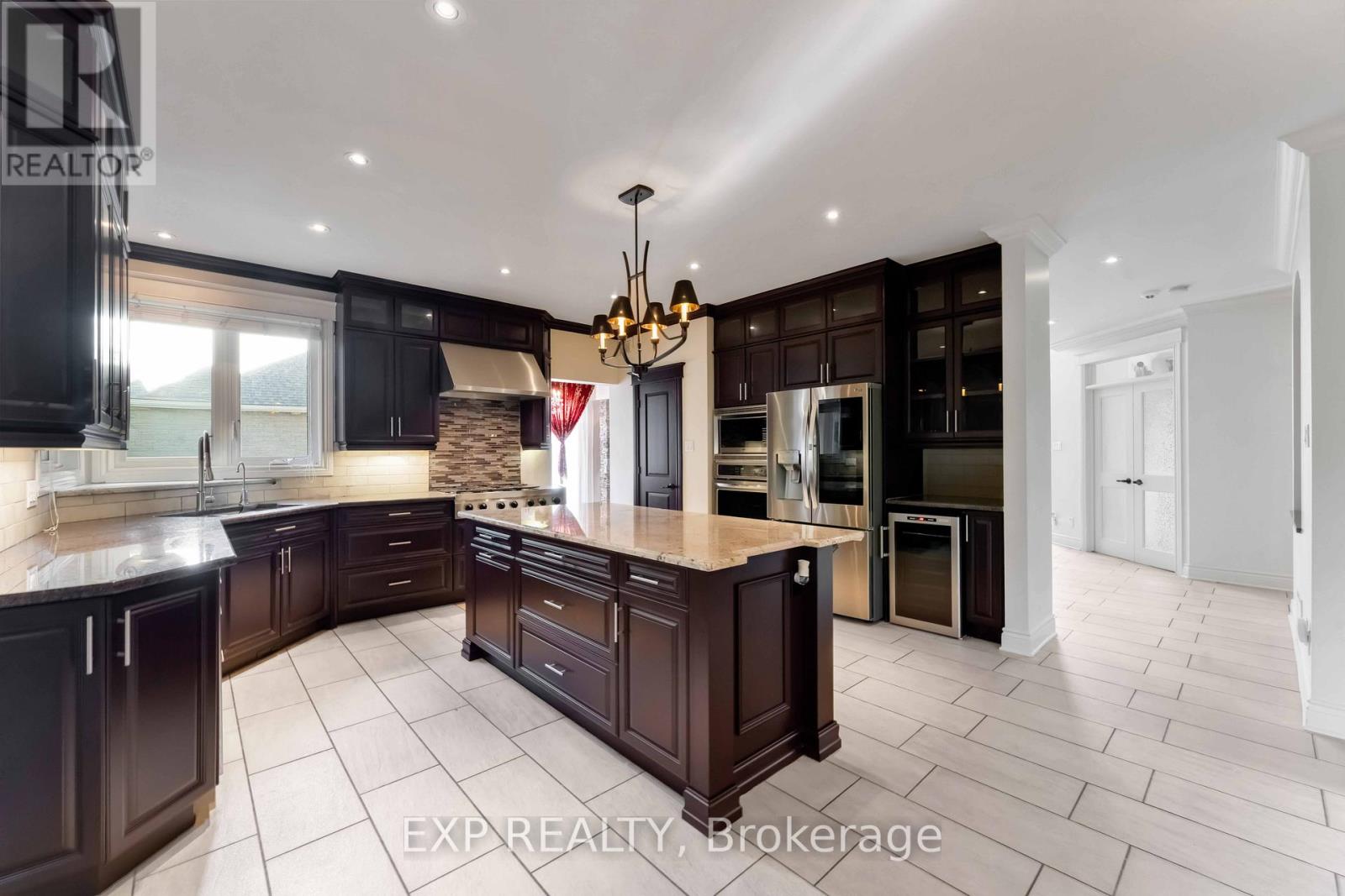 6984 Lakes Park Drive