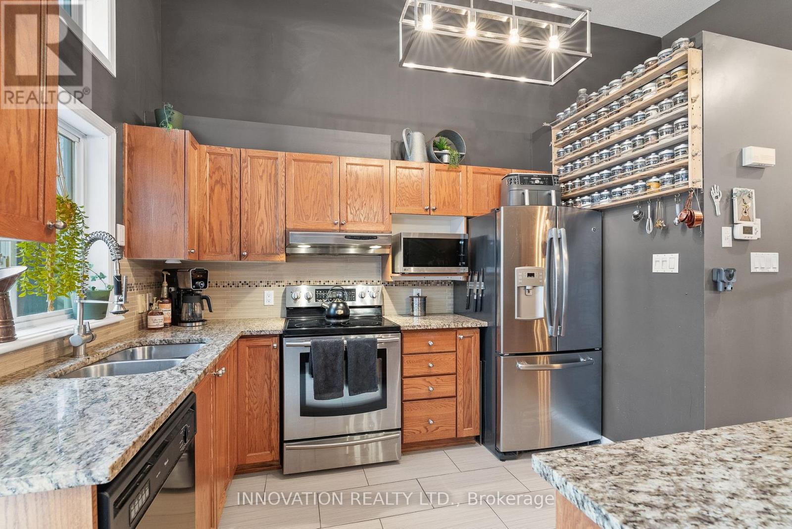 246 Gladeview Private