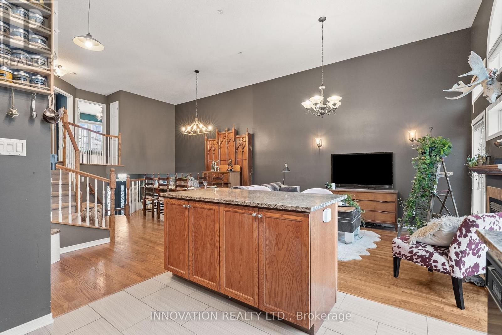 246 Gladeview Private