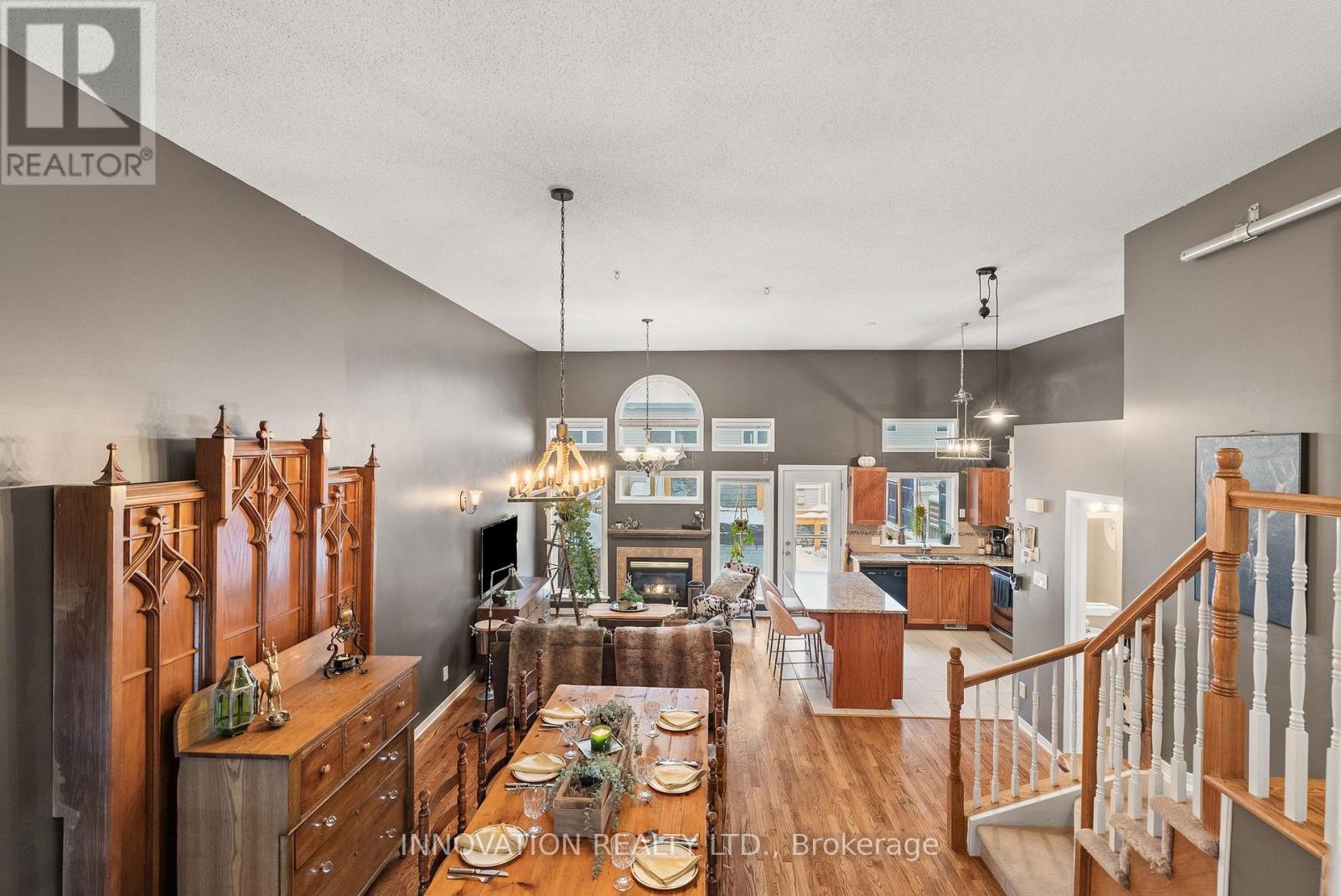 246 Gladeview Private