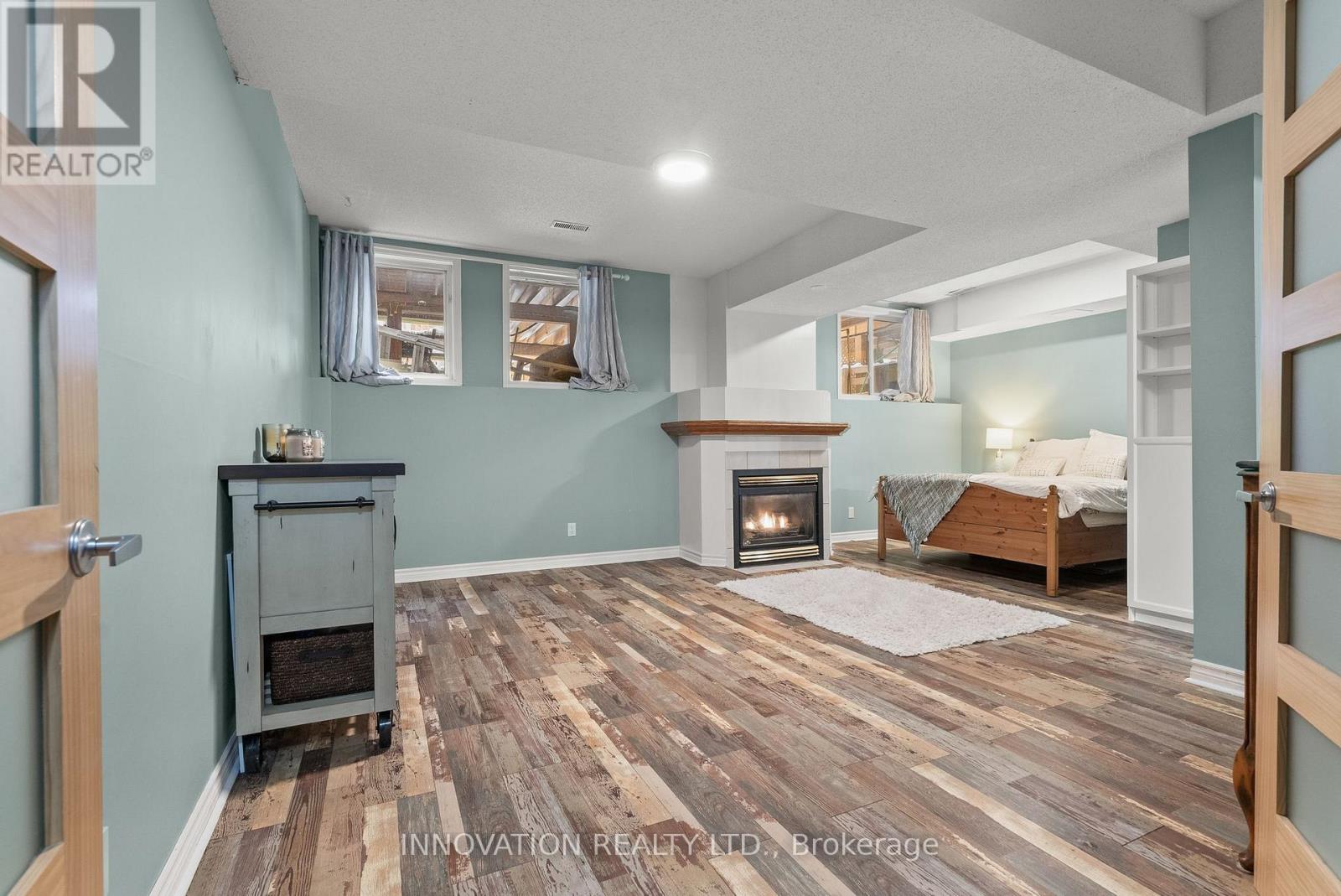 246 Gladeview Private