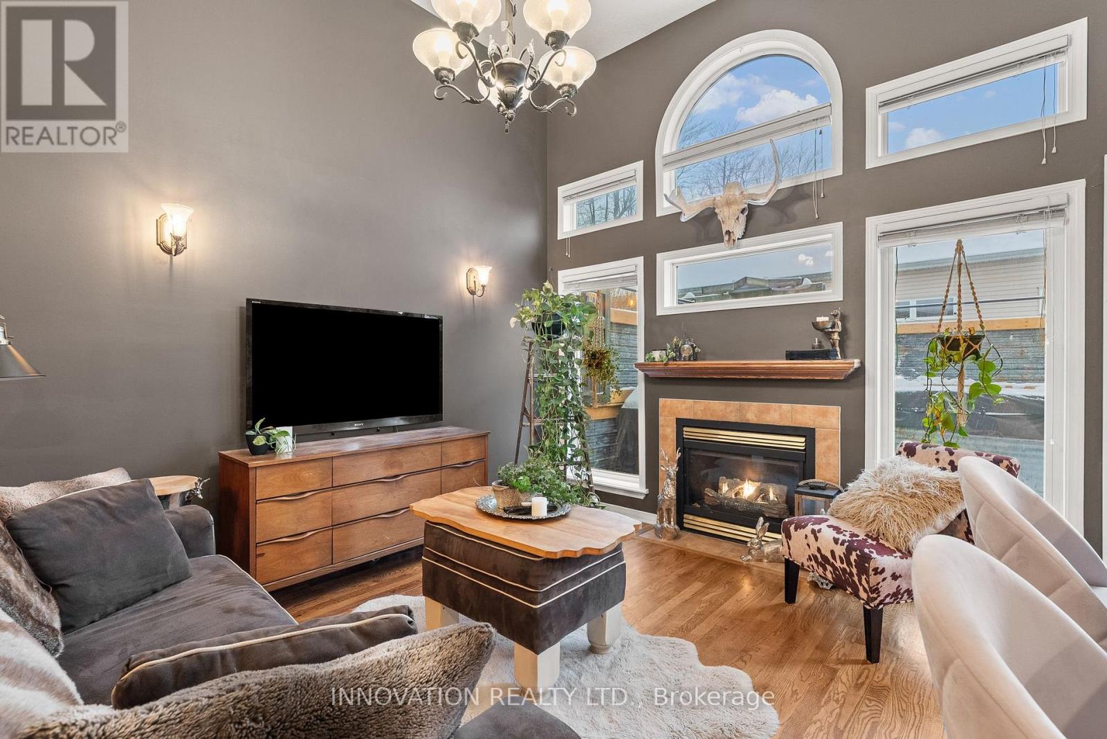 246 Gladeview Private