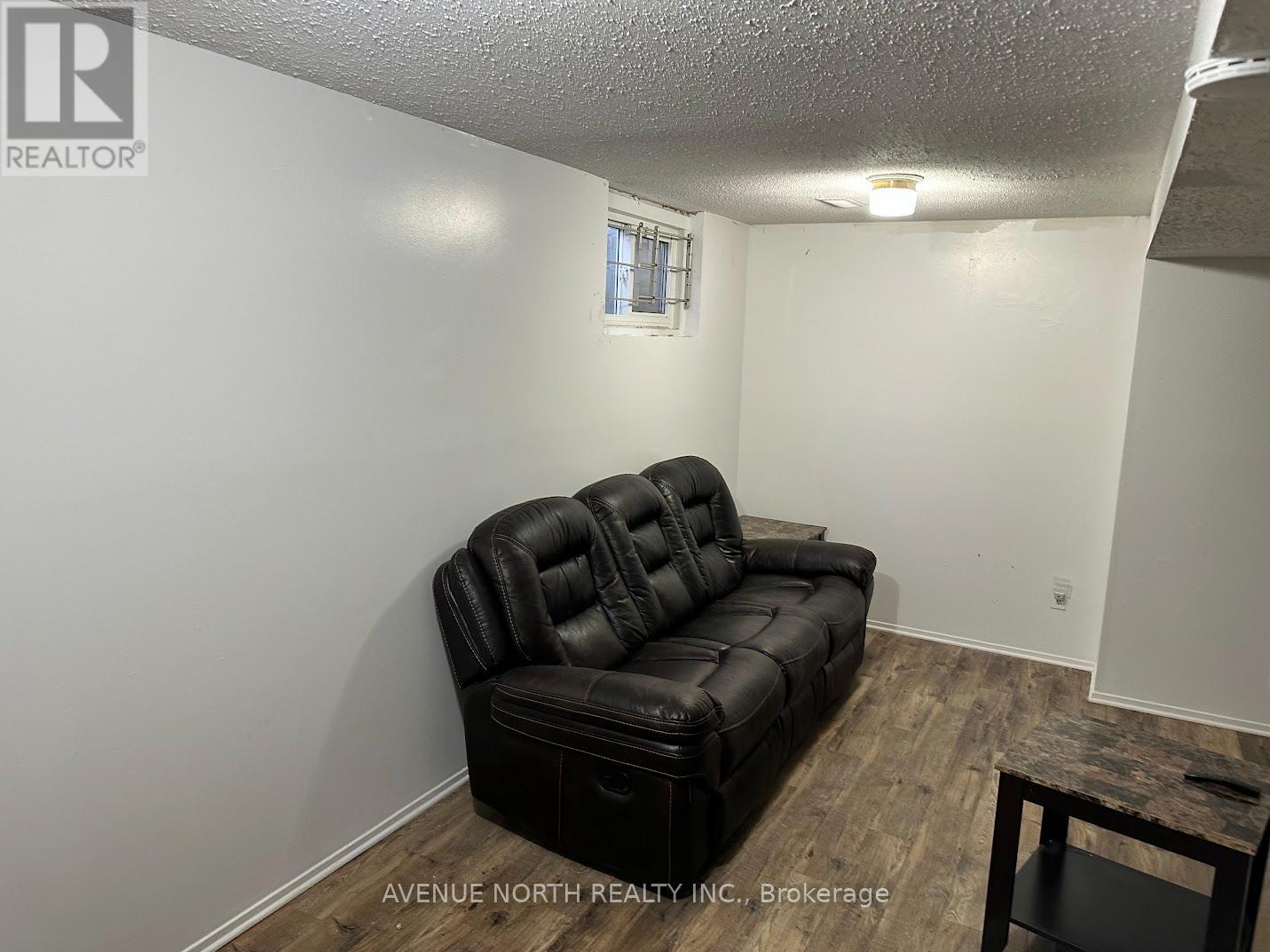 110 - 1396 Foxwell Street