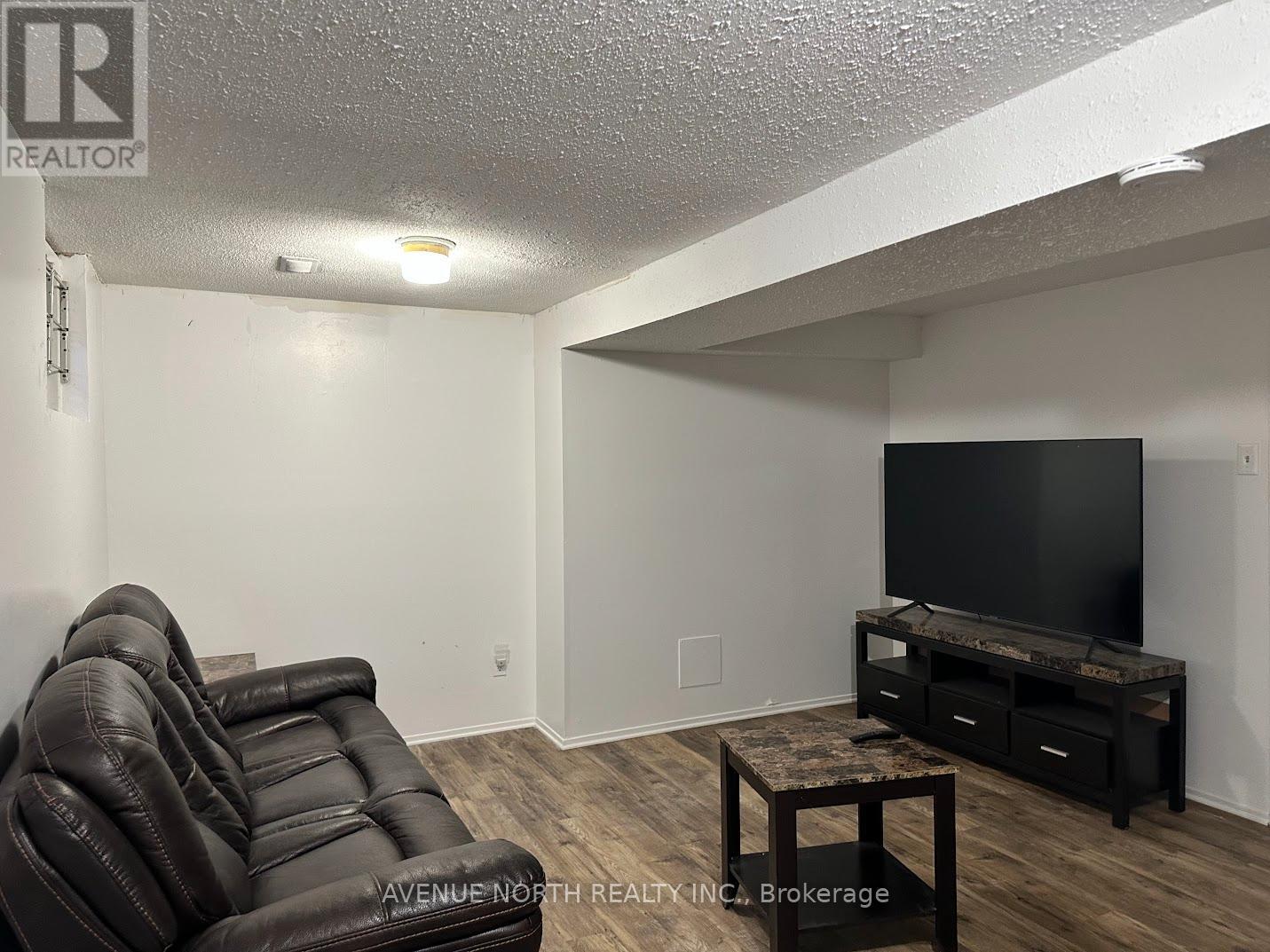 110 - 1396 Foxwell Street