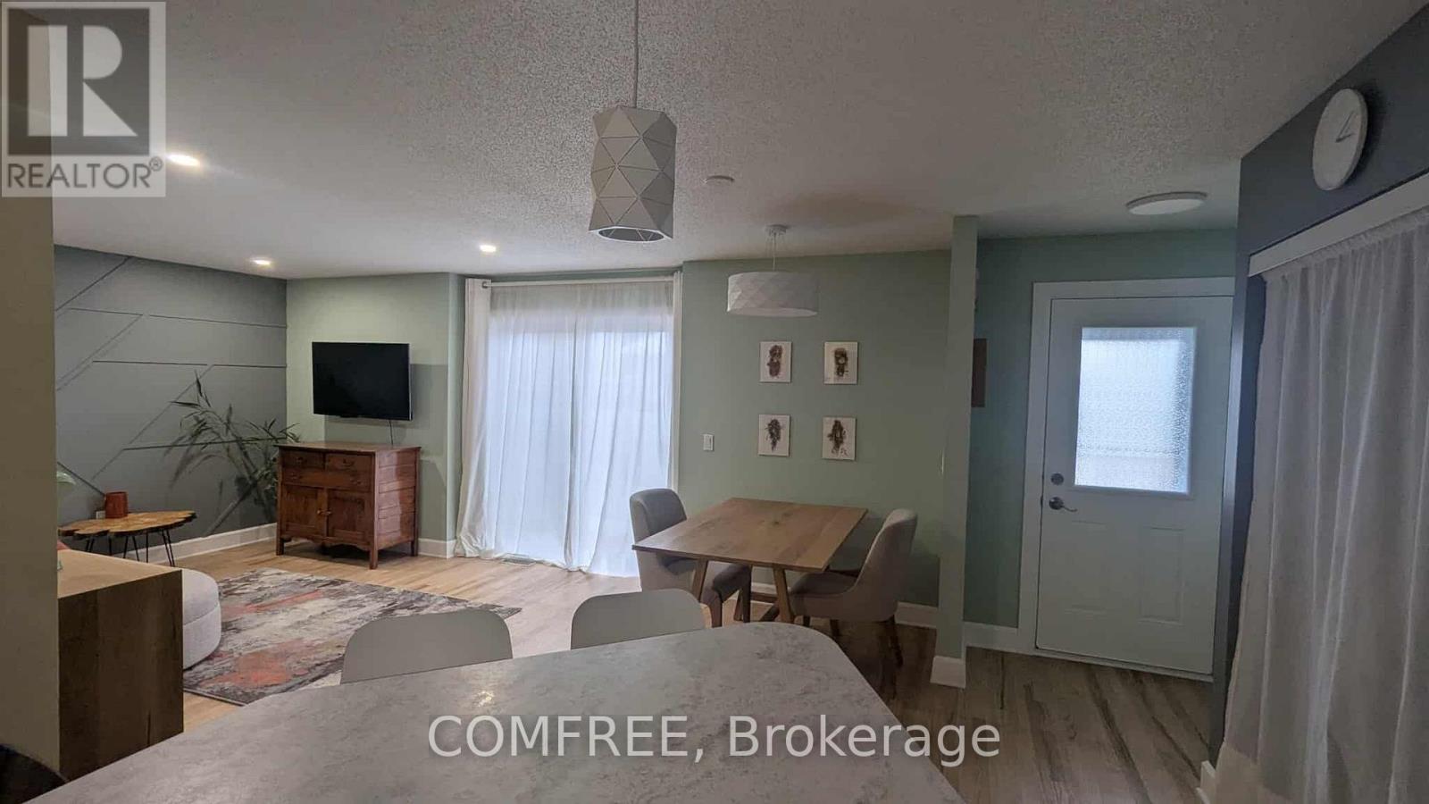 410 Grassendale Private