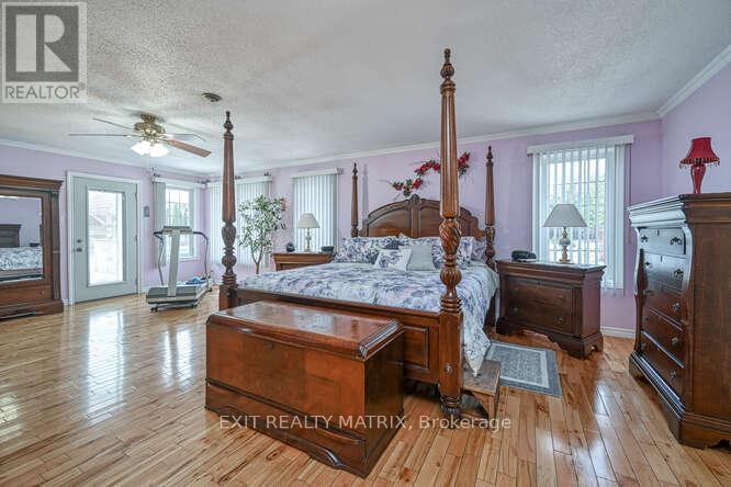 2573 Mitchell Street