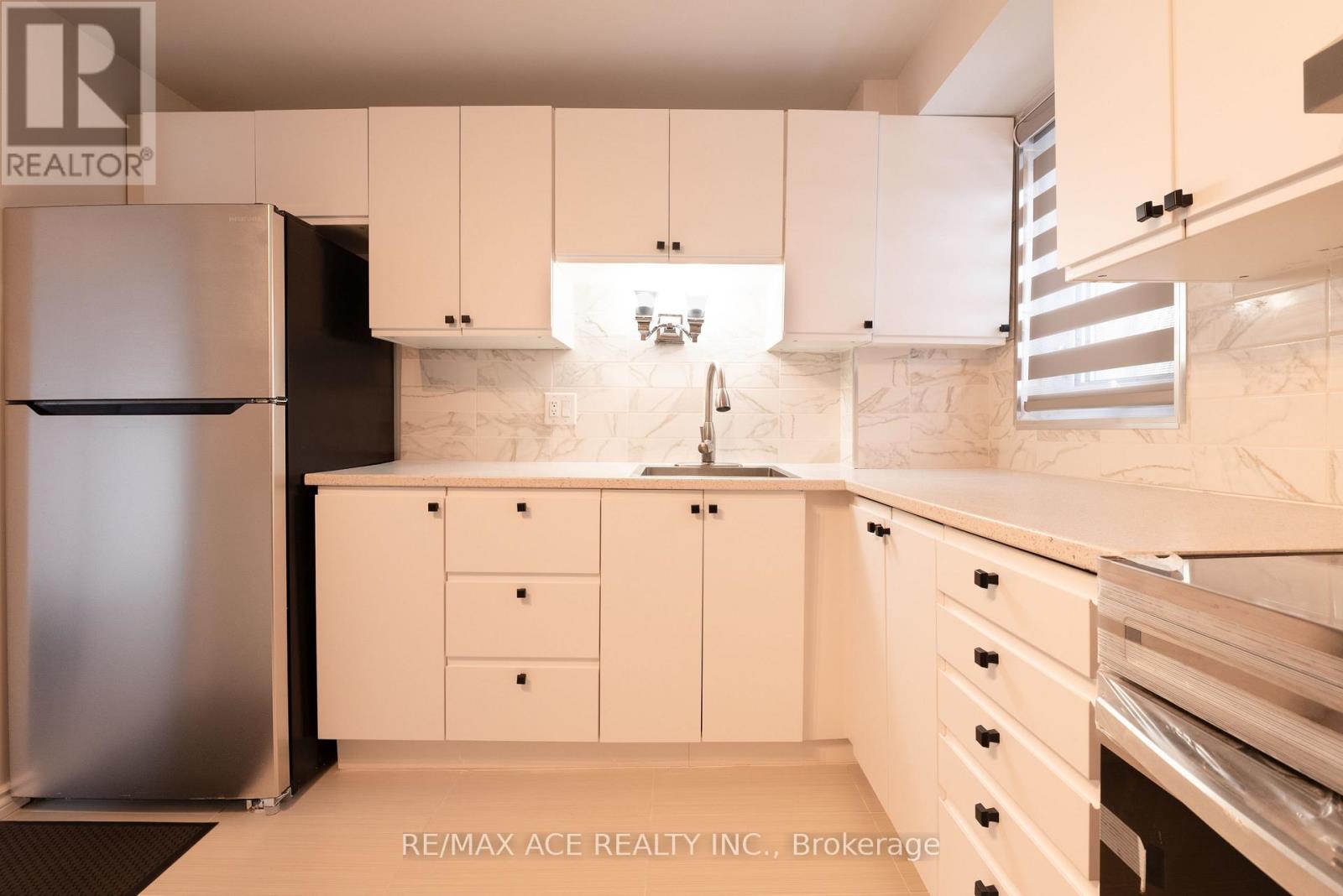 1506 - 1171 Ambleside Drive