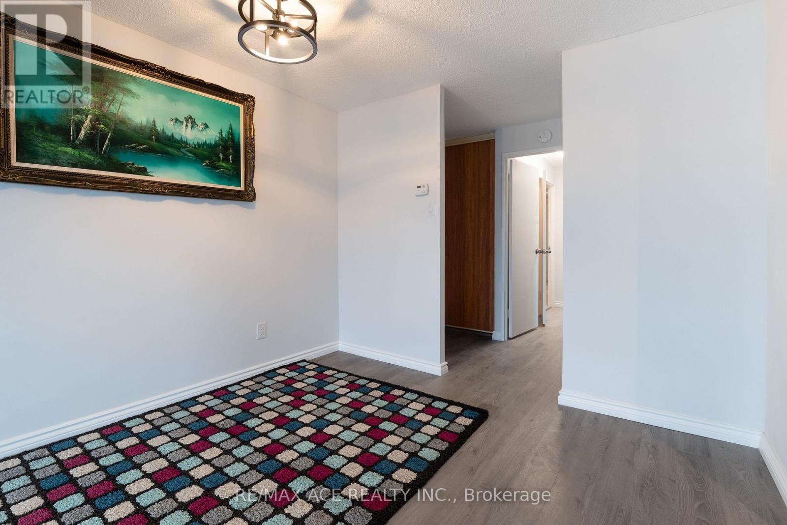 1506 - 1171 Ambleside Drive