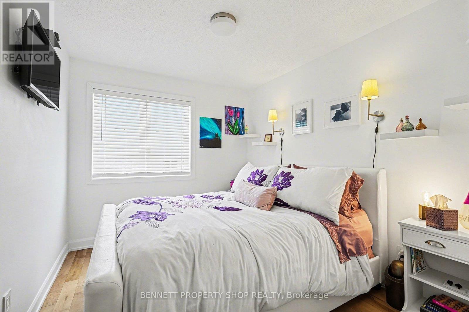 427 Montserrat Street