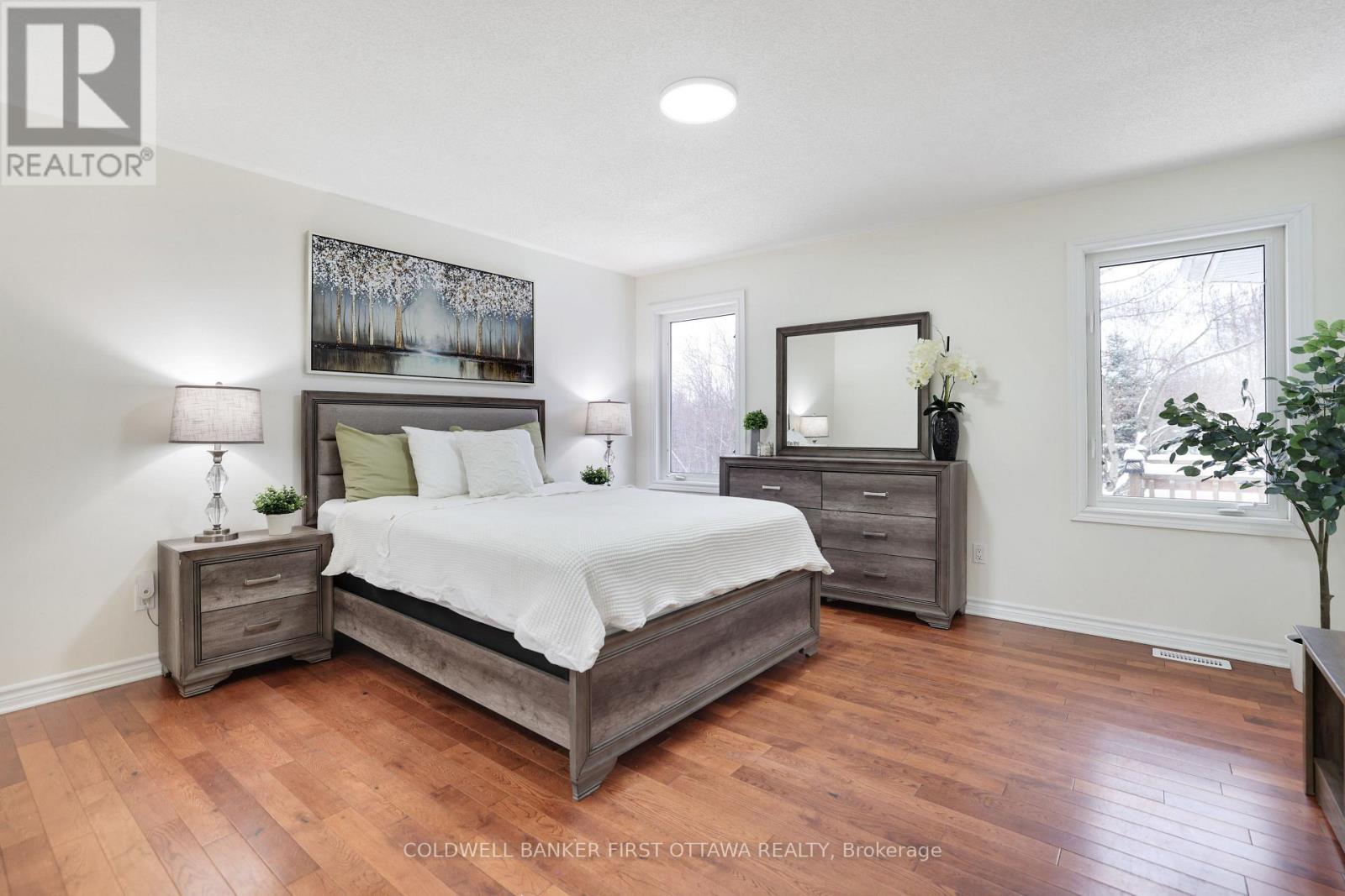 11 Rideau Crossing Crescent