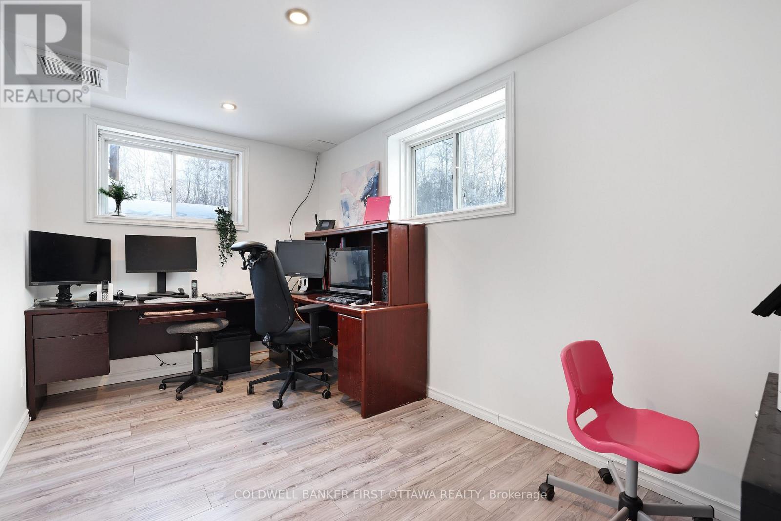 11 Rideau Crossing Crescent