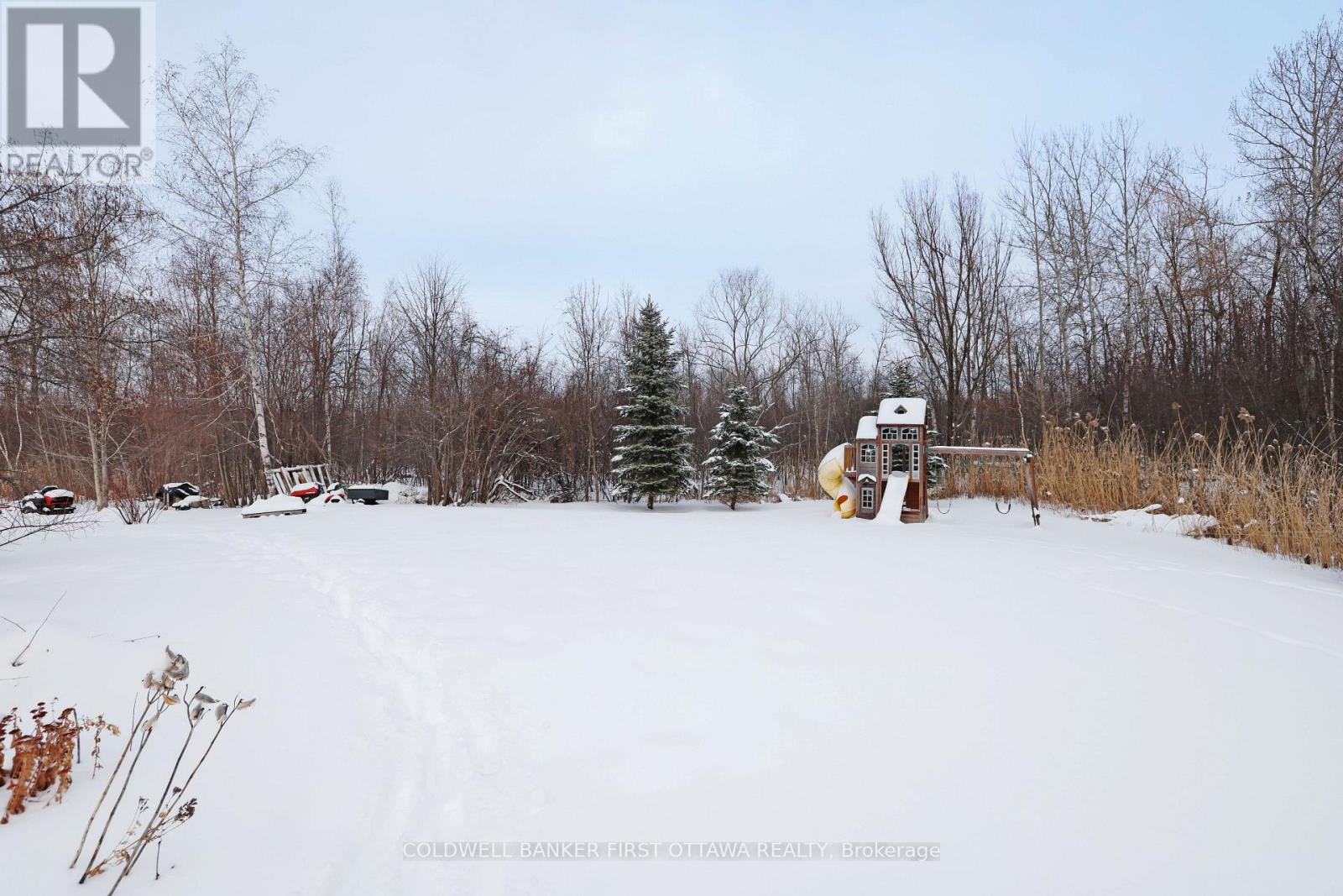 11 Rideau Crossing Crescent