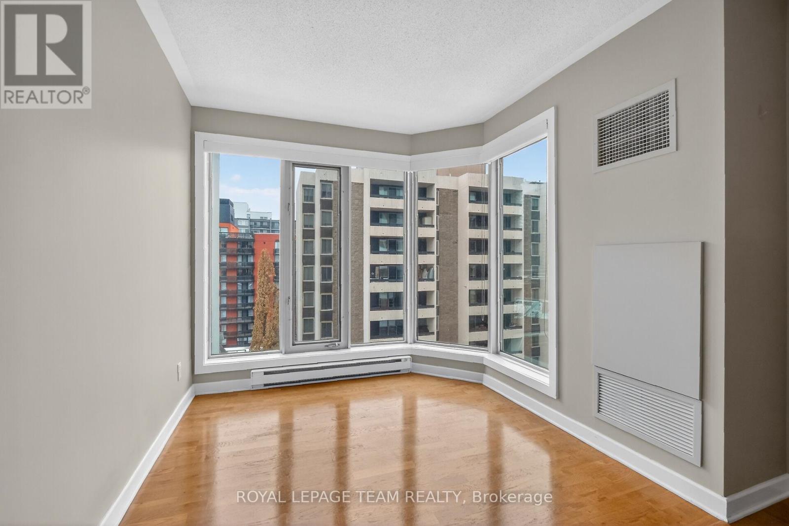 804 - 138 Somerset Street W