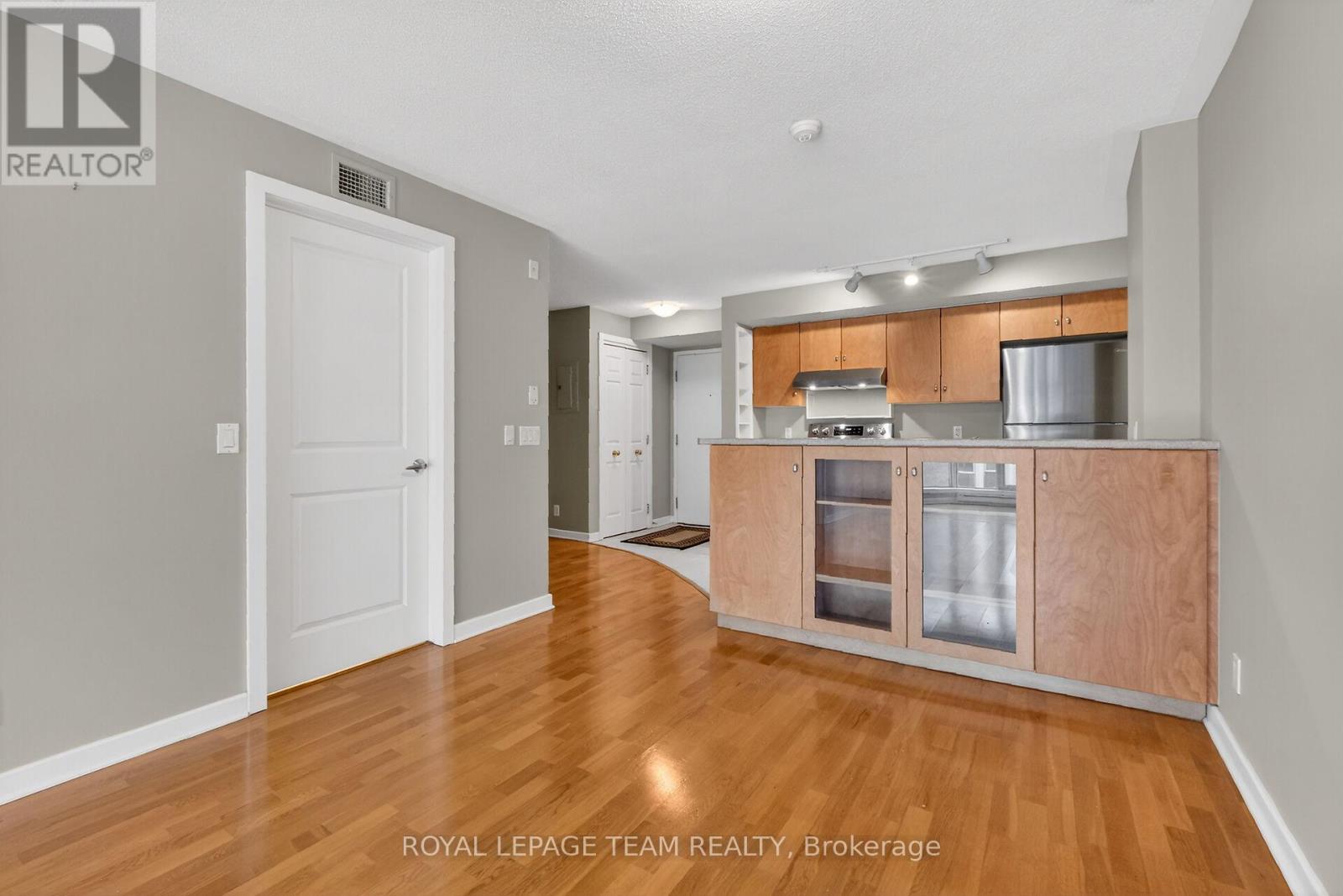 804 - 138 Somerset Street W