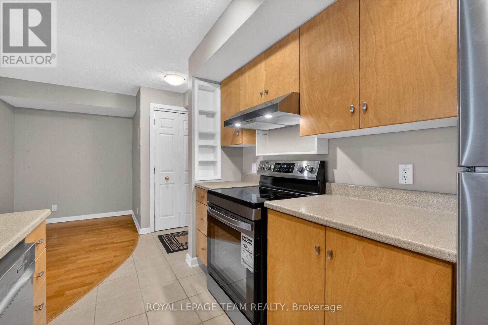 804 - 138 Somerset Street W