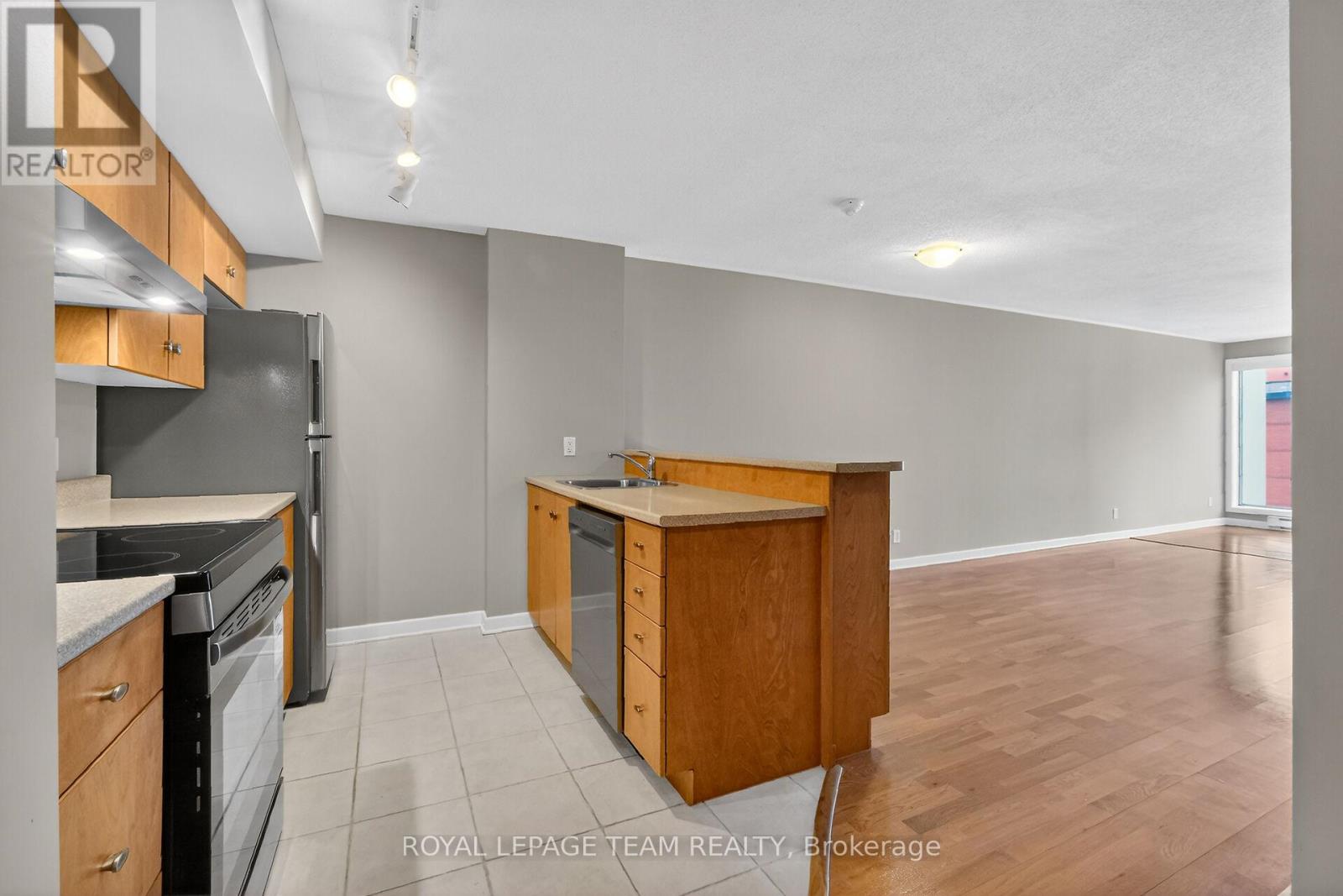 804 - 138 Somerset Street W