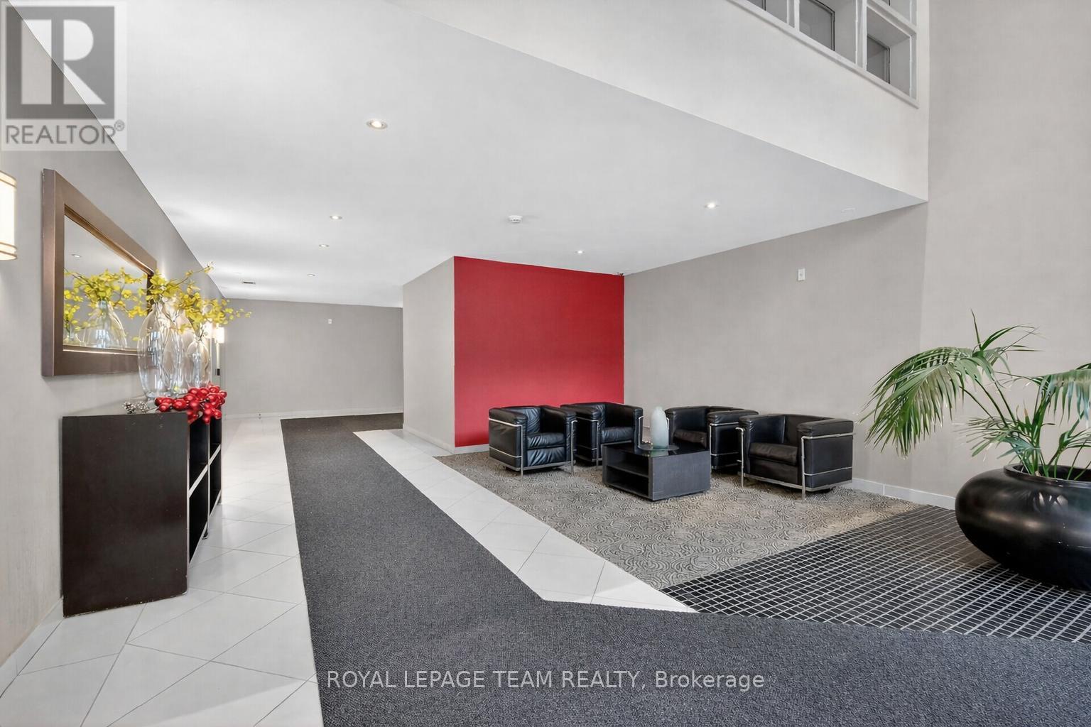 804 - 138 Somerset Street W