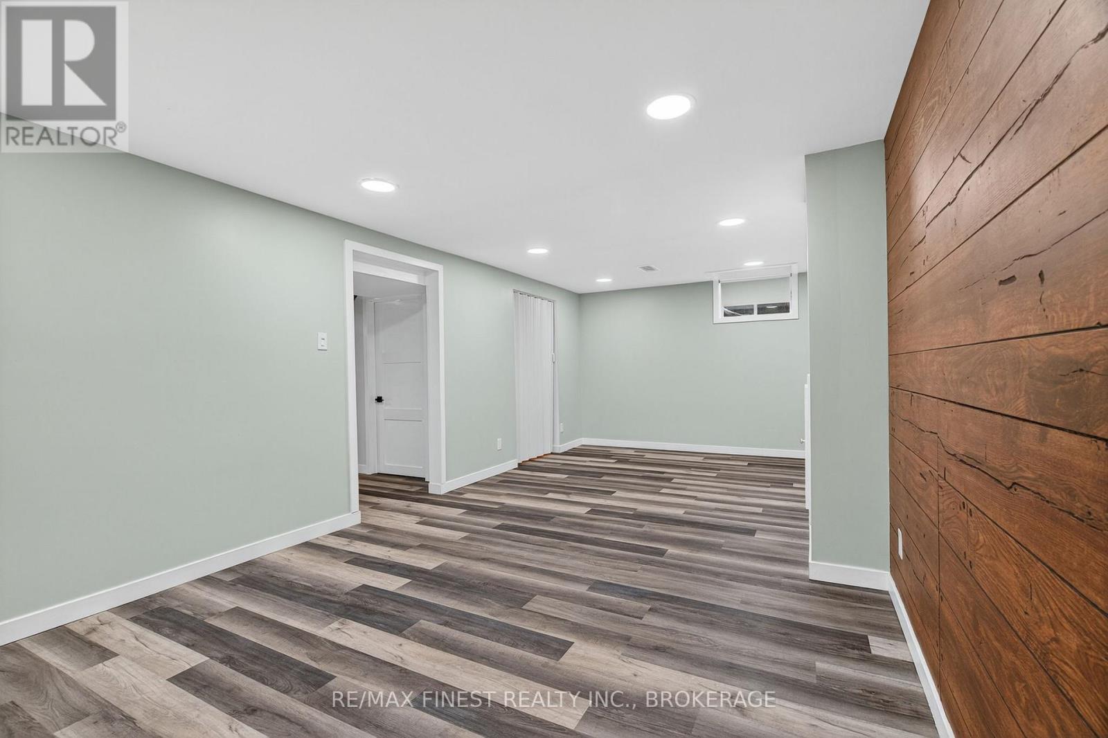 105 Salisbury Avenue