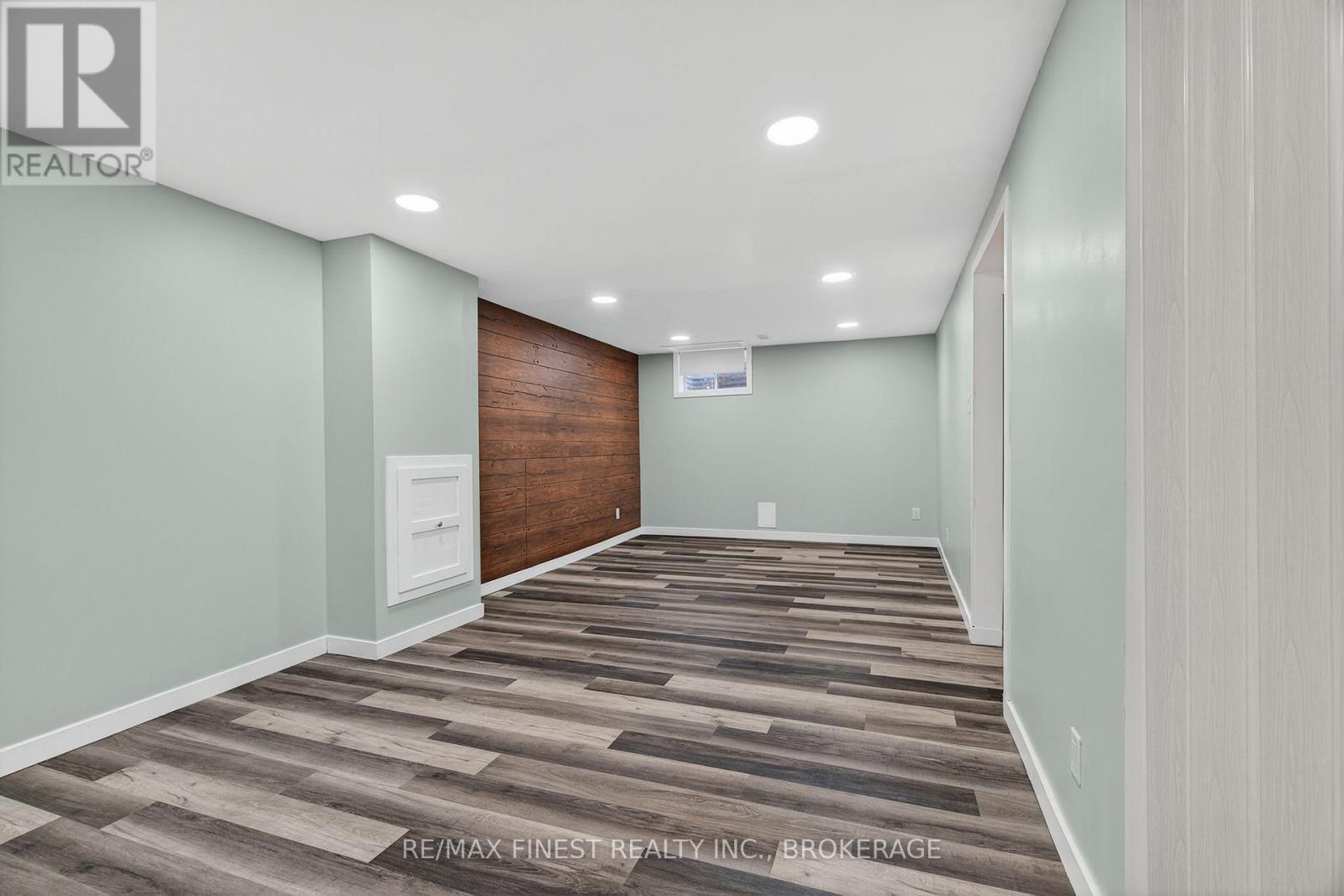 105 Salisbury Avenue