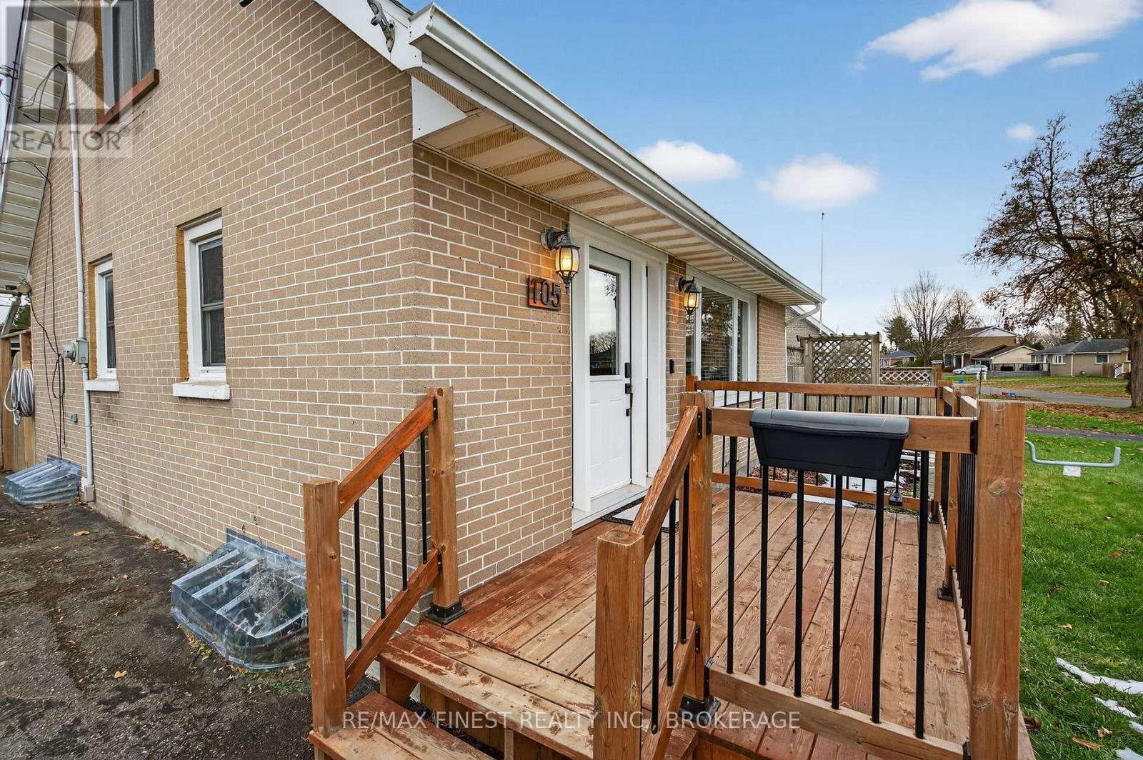 105 Salisbury Avenue