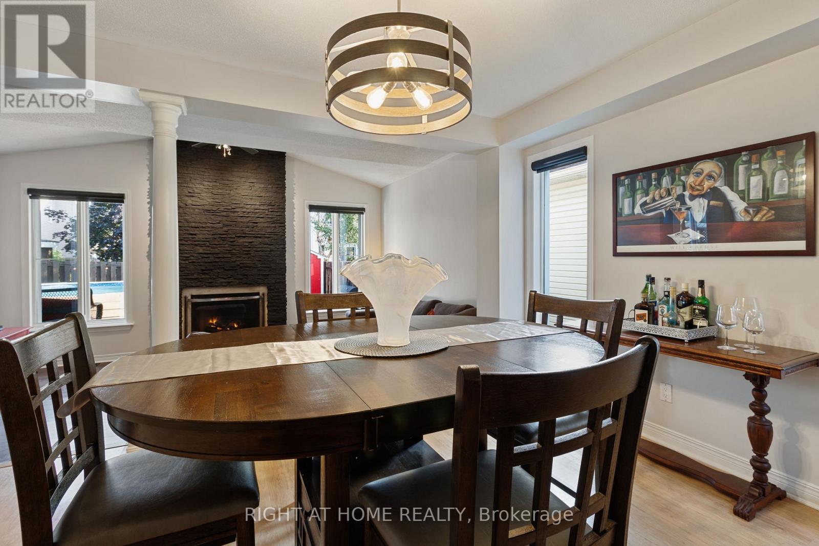 139 Locheland Crescent