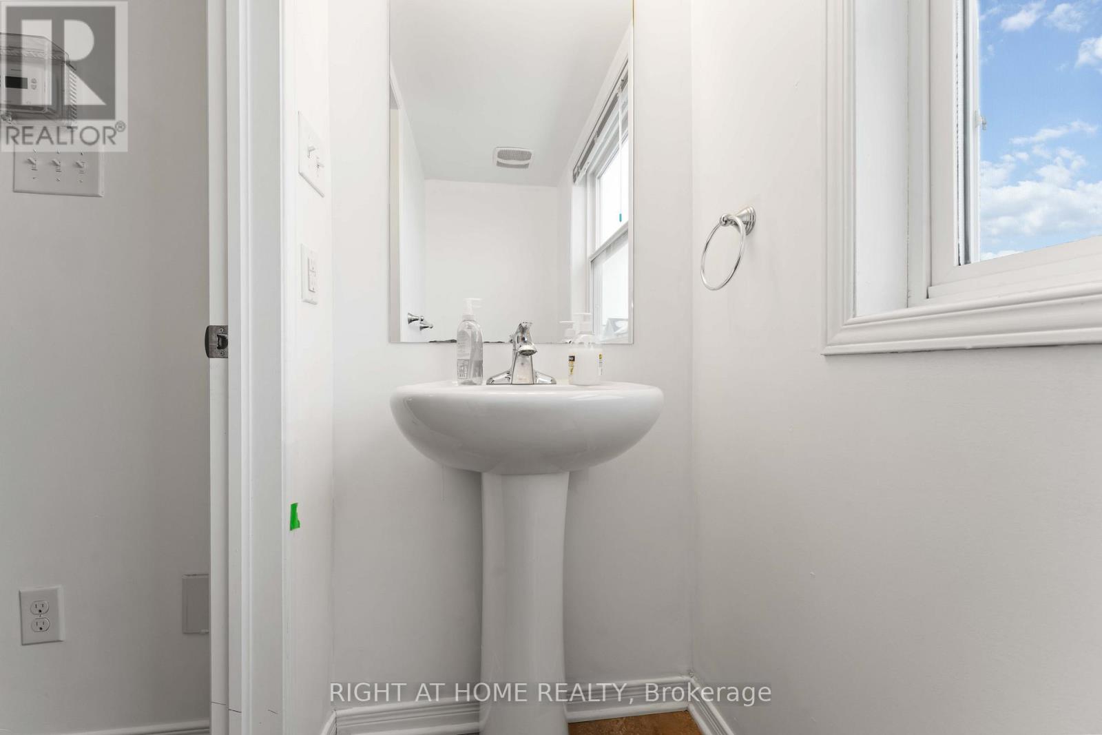 364 Moffatt Pond Court