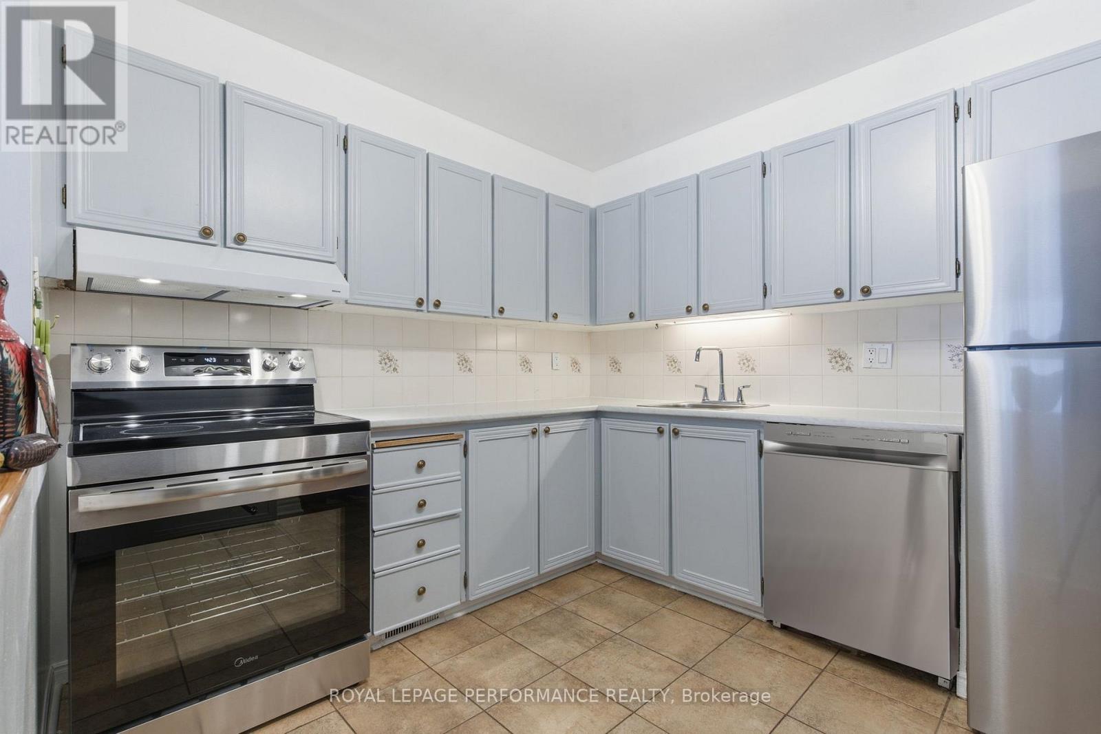 39 - 1140 Forets Avenue