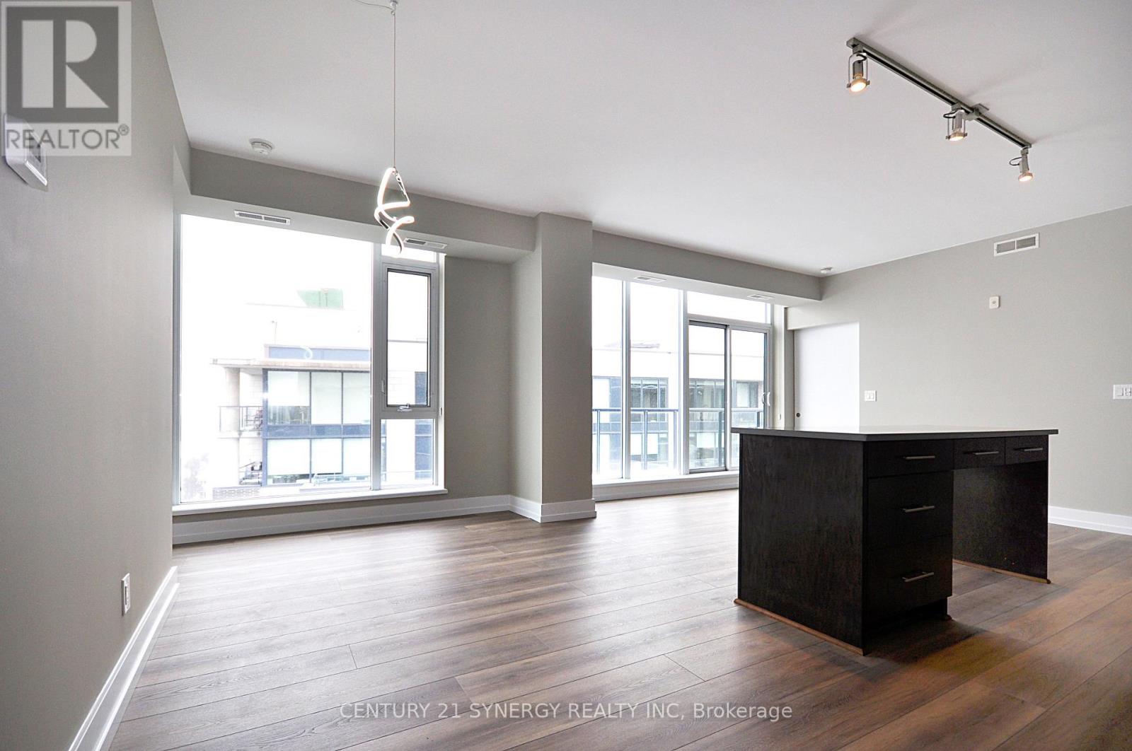 814 - 360 Patricia Avenue