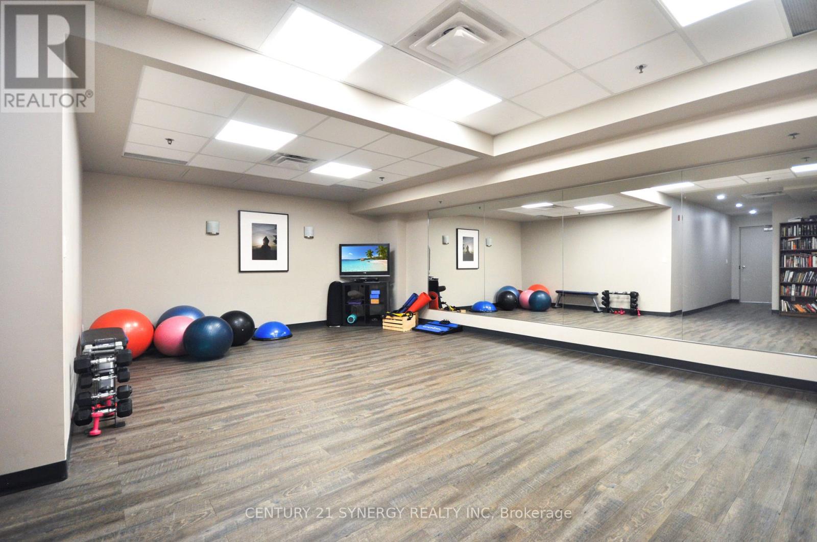 814 - 360 Patricia Avenue