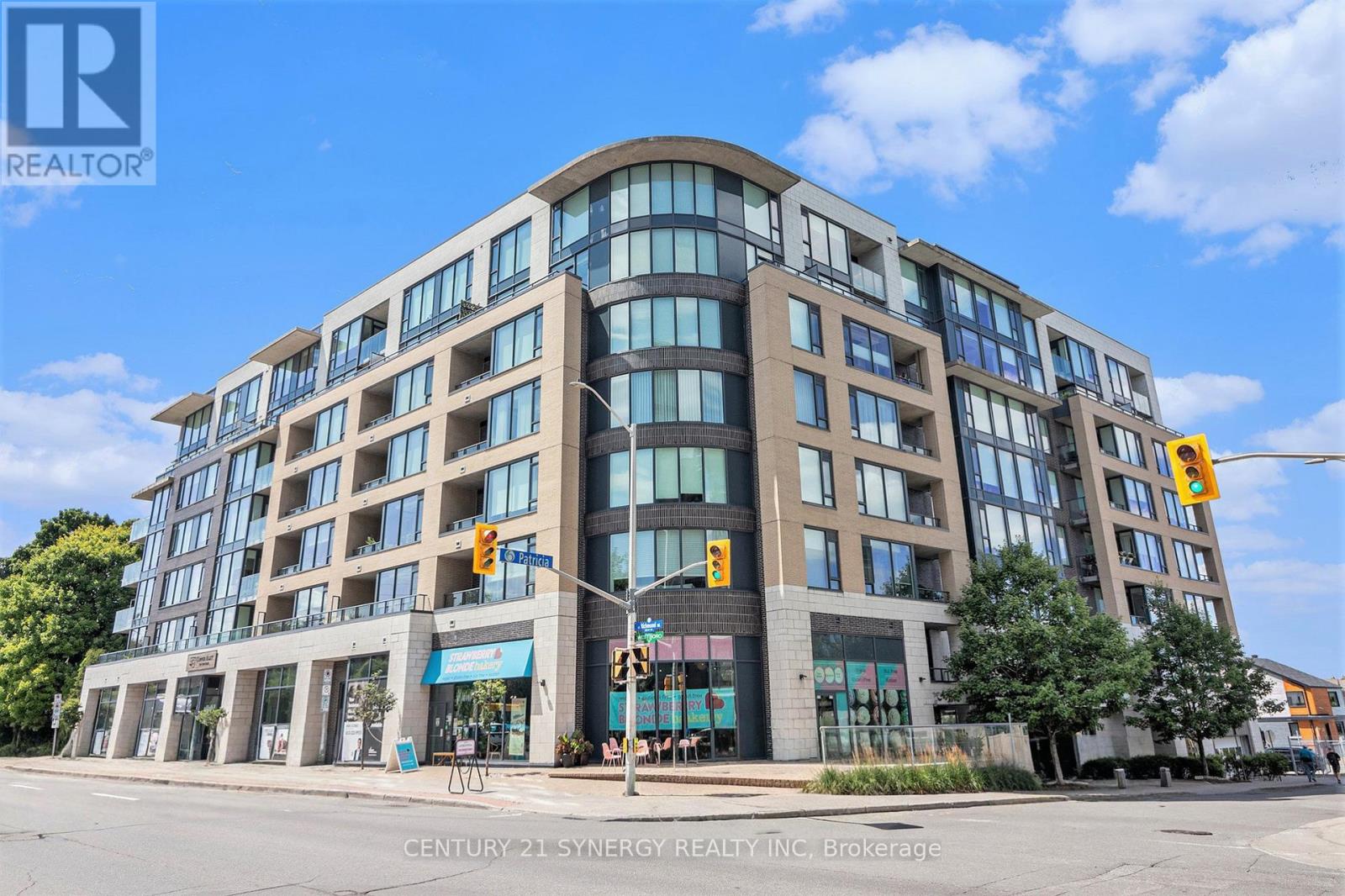 814 - 360 Patricia Avenue
