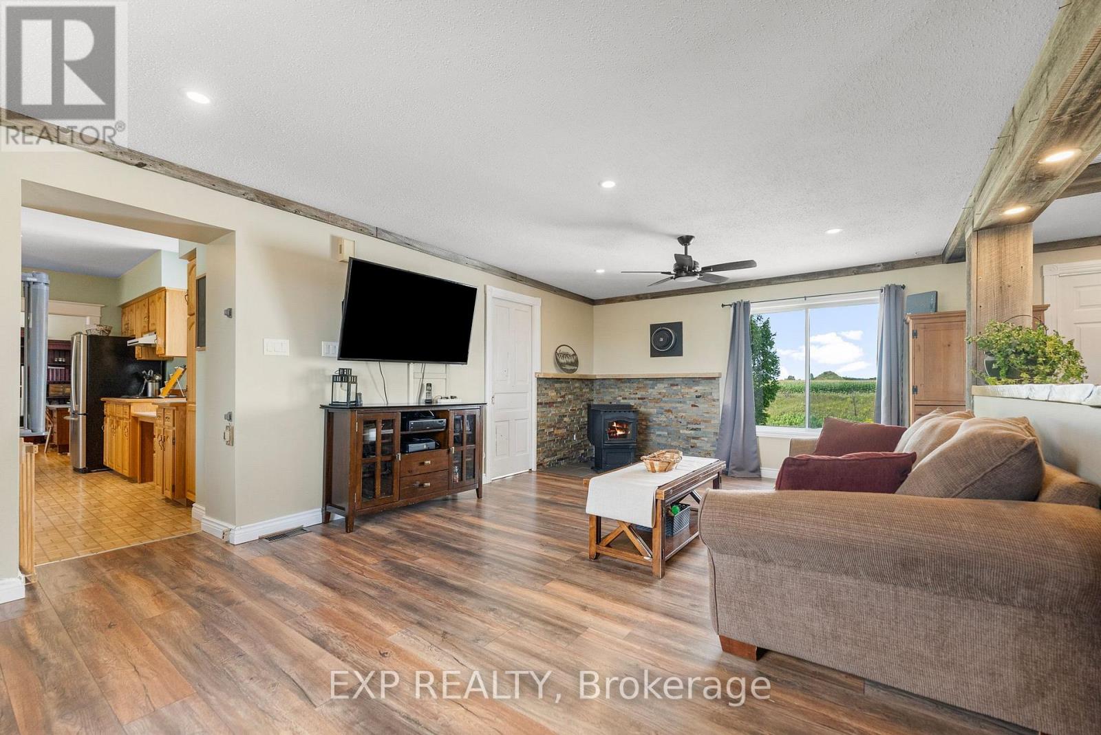 1382 Lochwinnoch Road