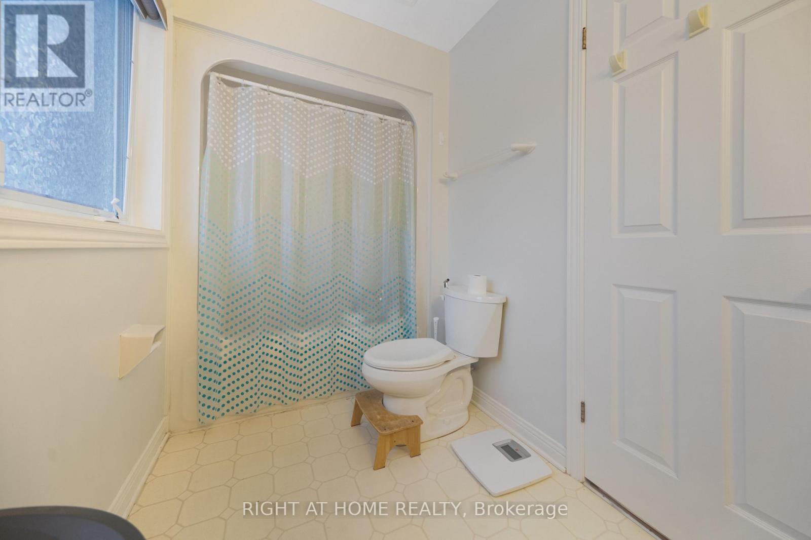 32 Marble Arch Crescent