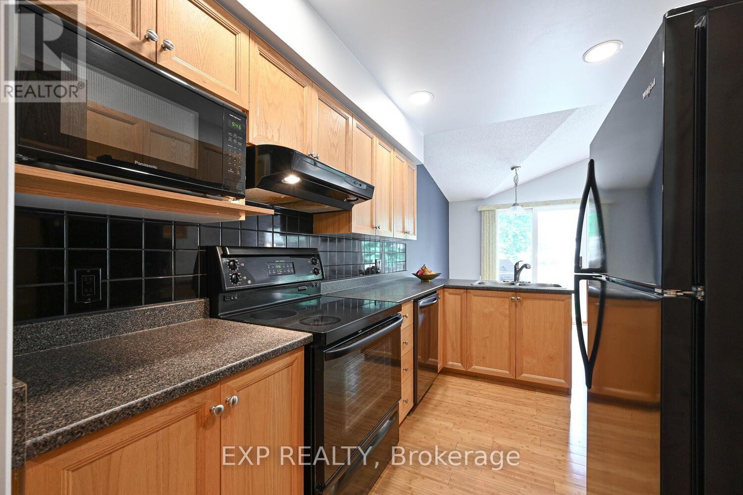 677 Wildshore Crescent