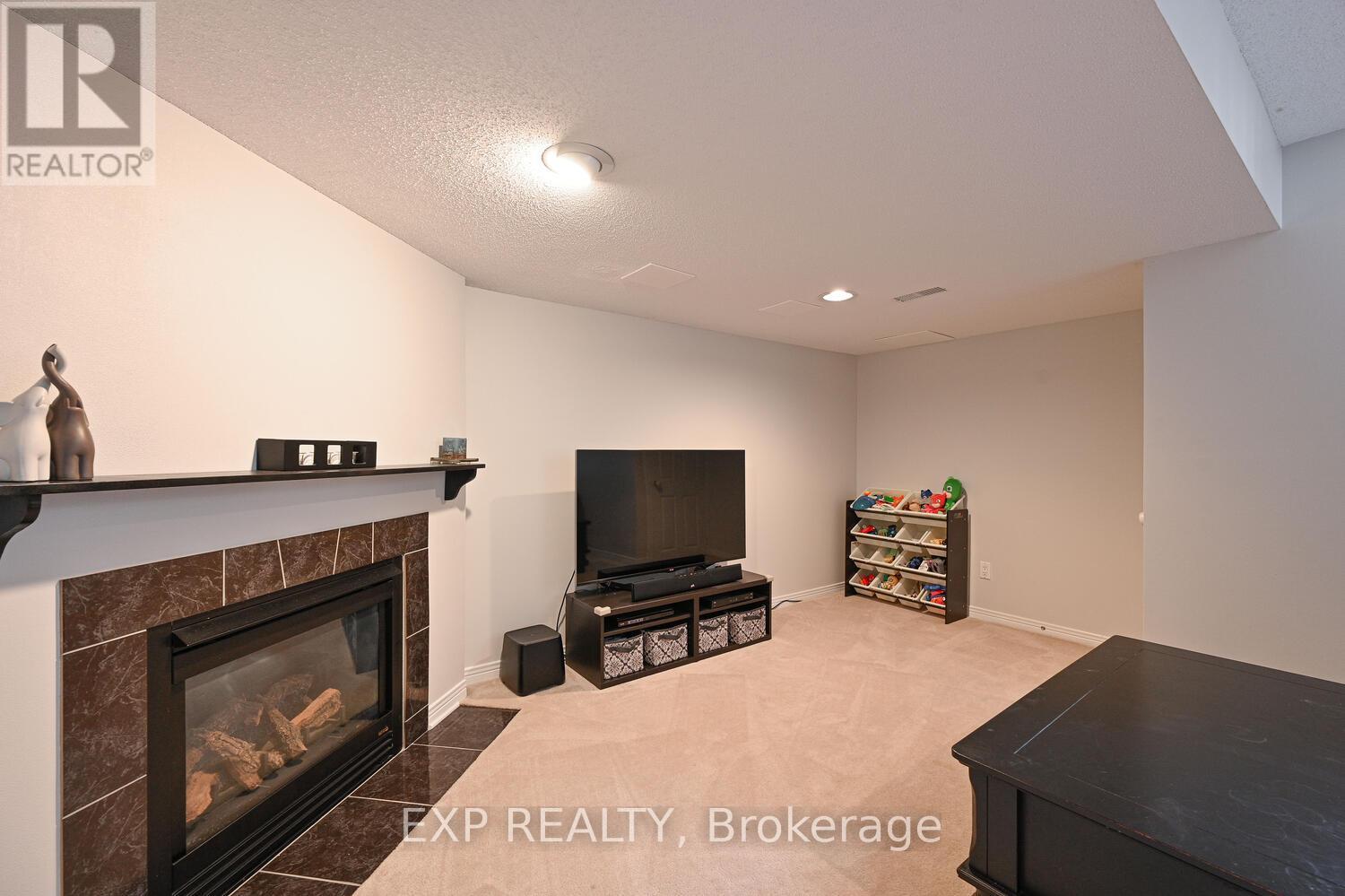 677 Wildshore Crescent