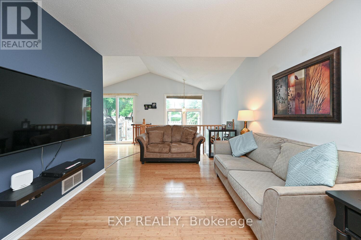 677 Wildshore Crescent