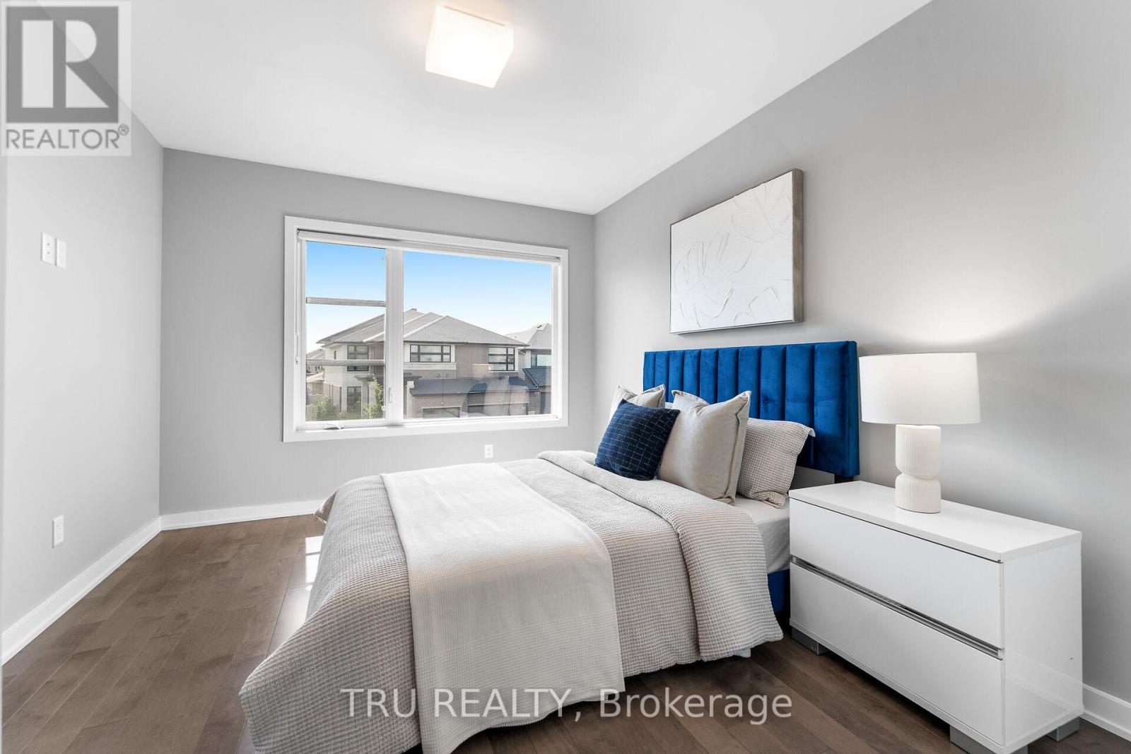 250 Sunnyridge Crescent